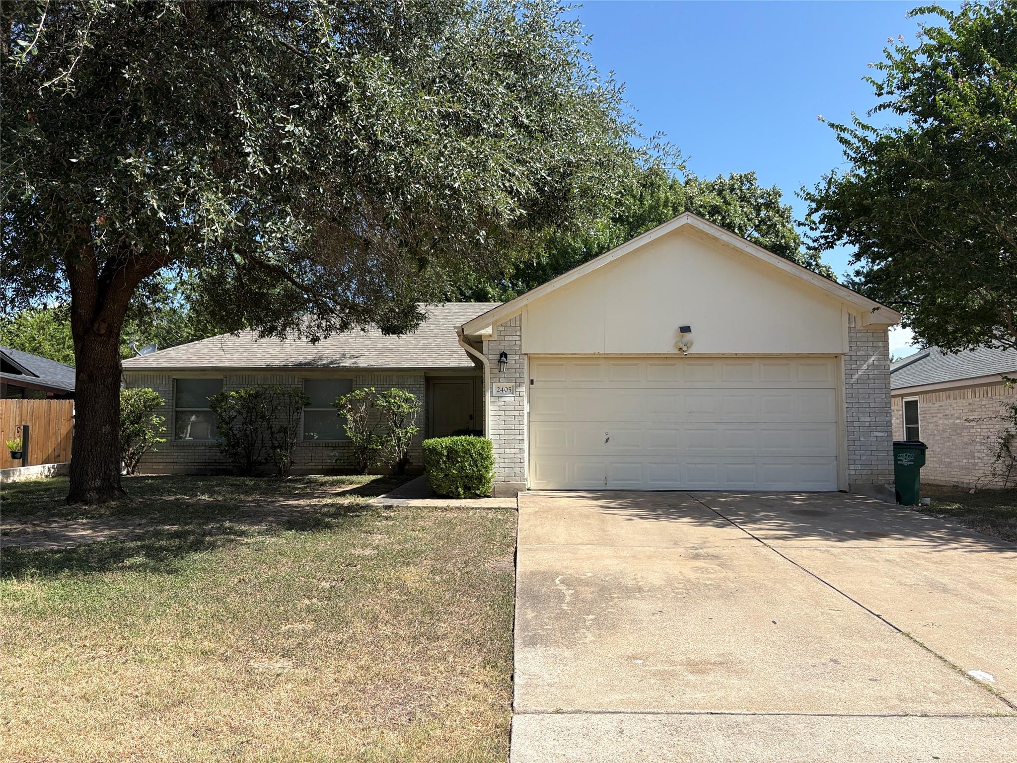 2405 Wisteria Way Property Photo 1