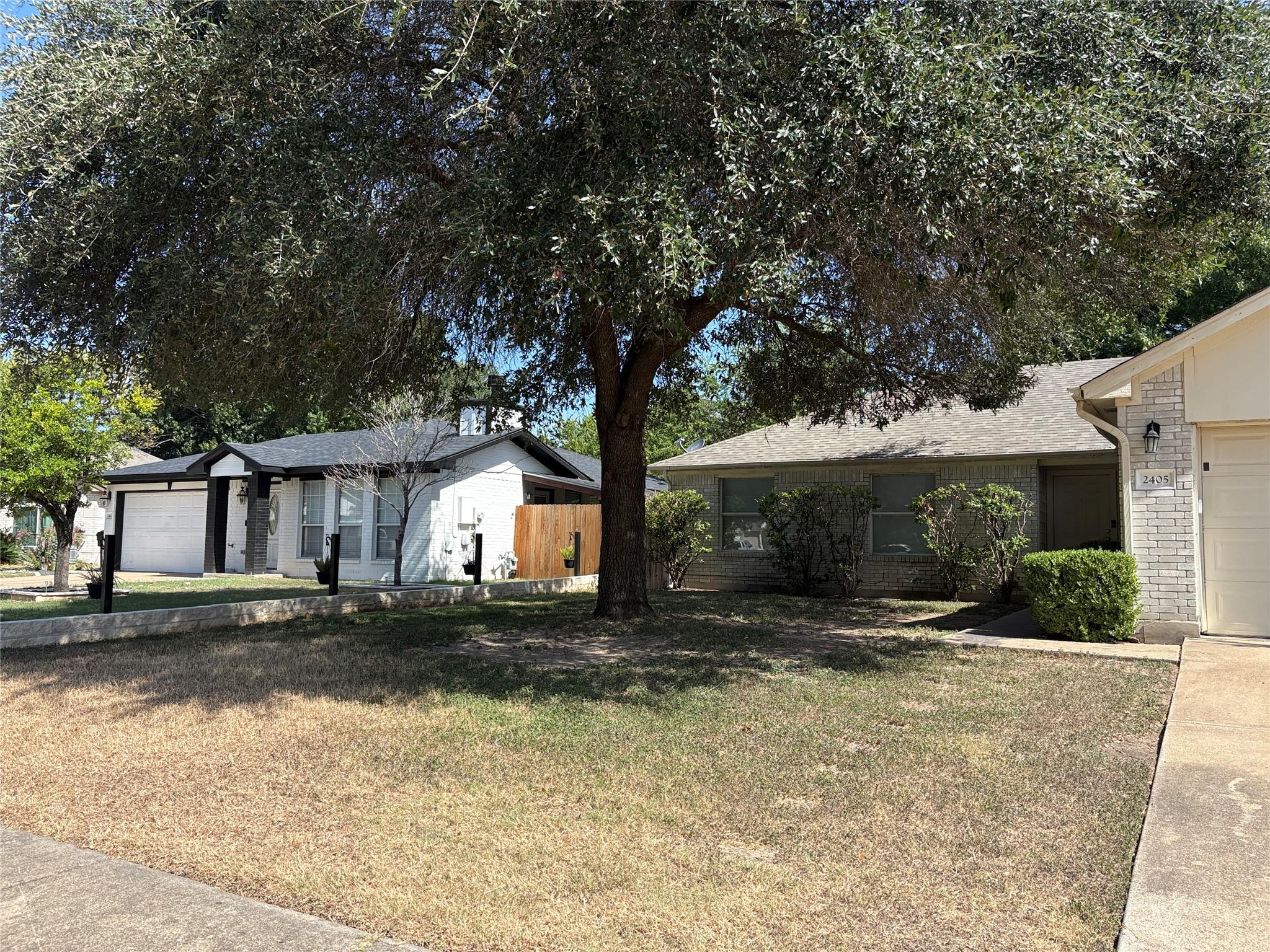 2405 Wisteria Way Property Photo 3