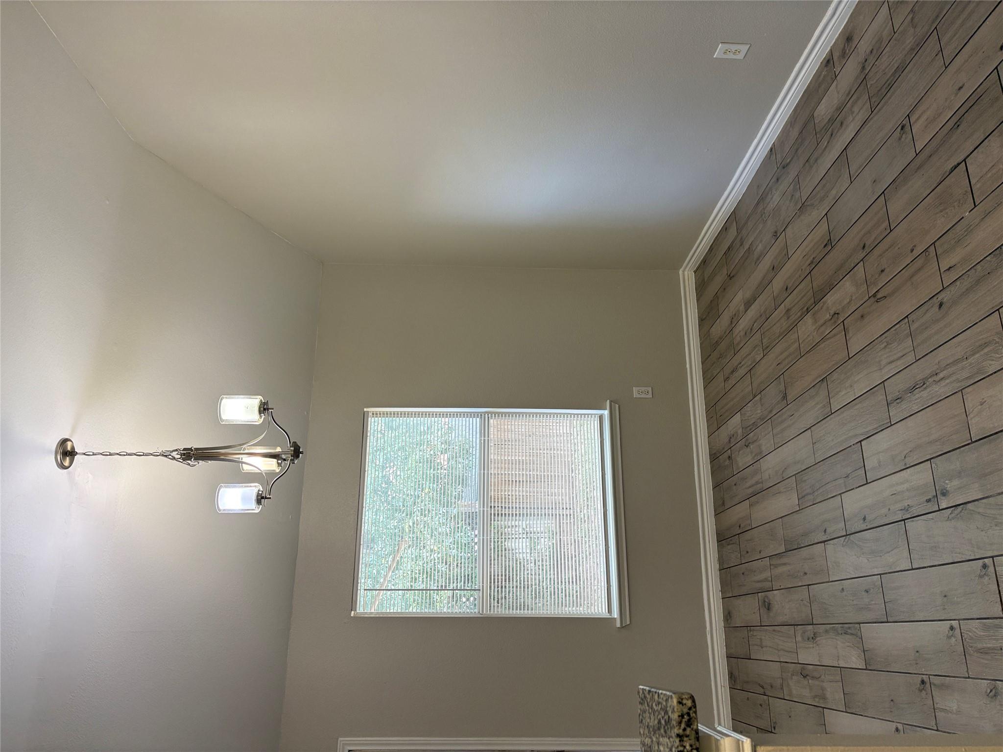 2405 Wisteria Way Property Photo 12
