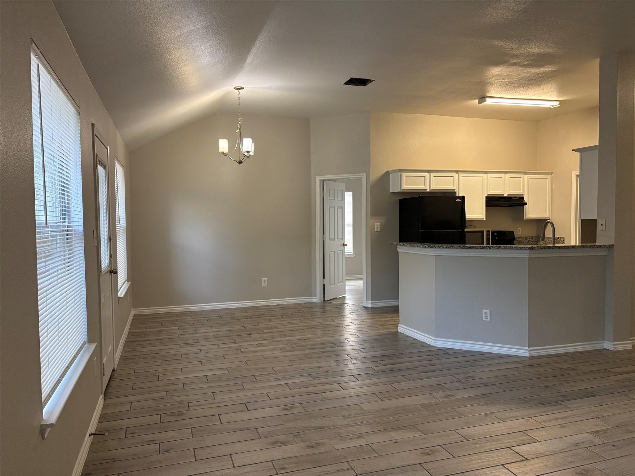 2405 Wisteria Way Property Photo 13