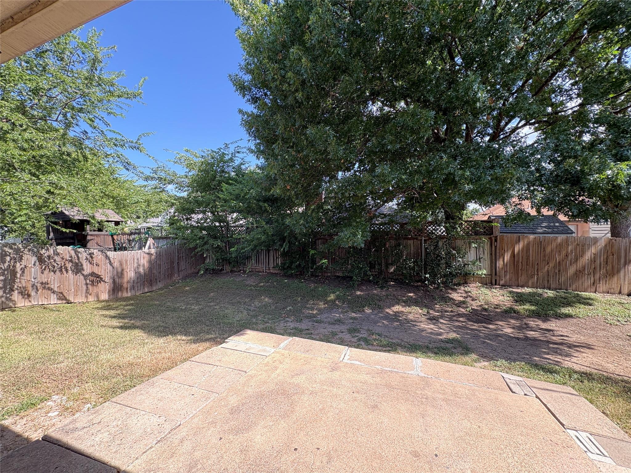 2405 Wisteria Way Property Photo 28