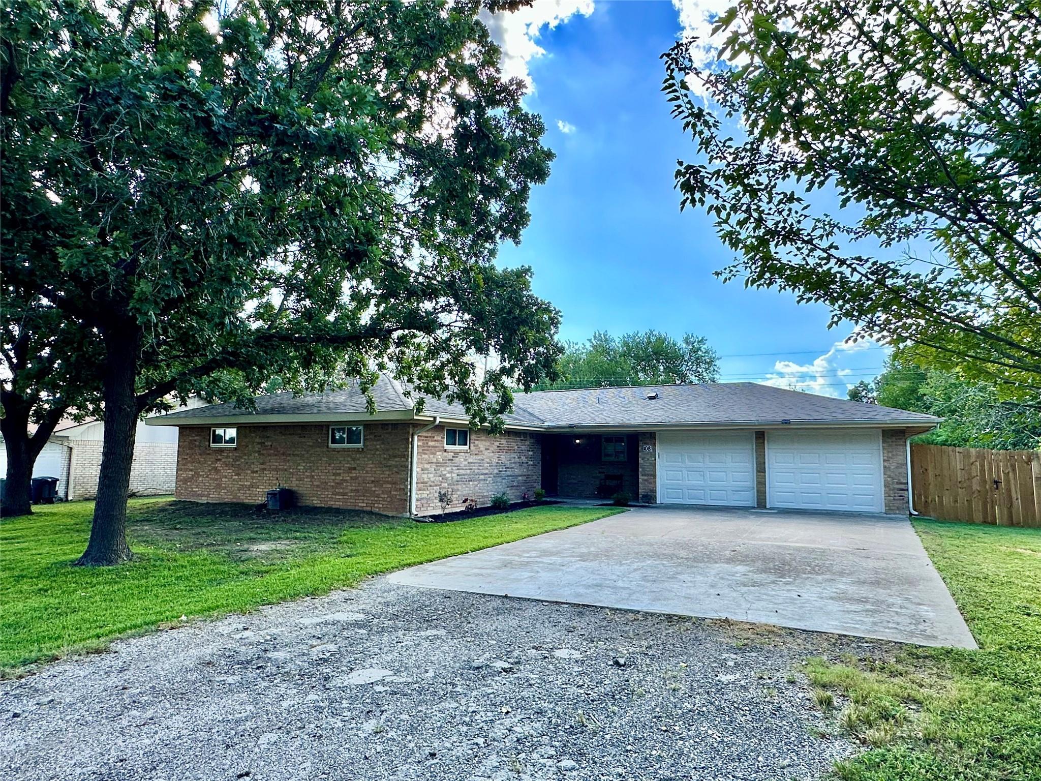 108 S Sunshine Ln Property Photo 1