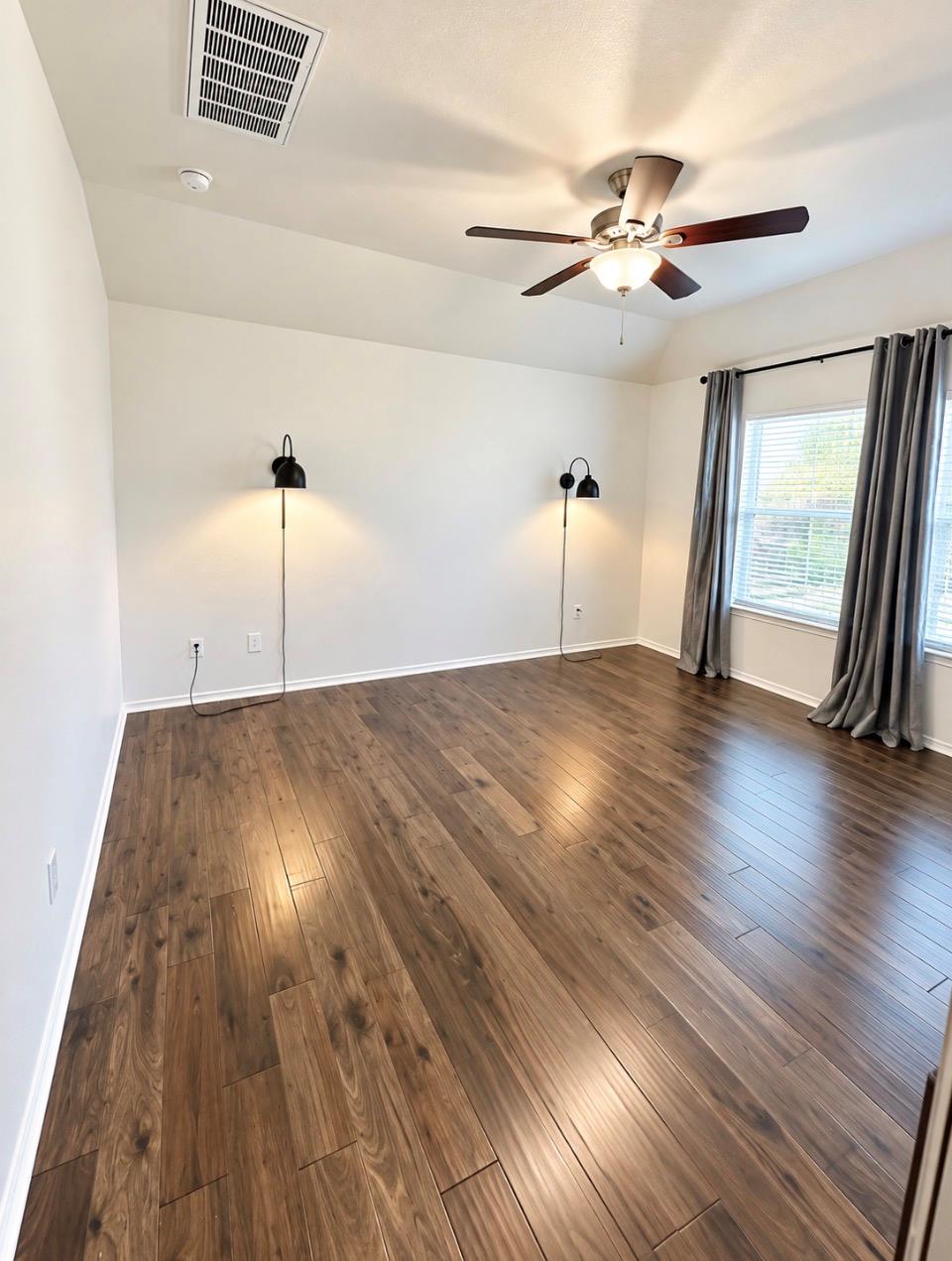 371 Housefinch Loop Property Photo 9