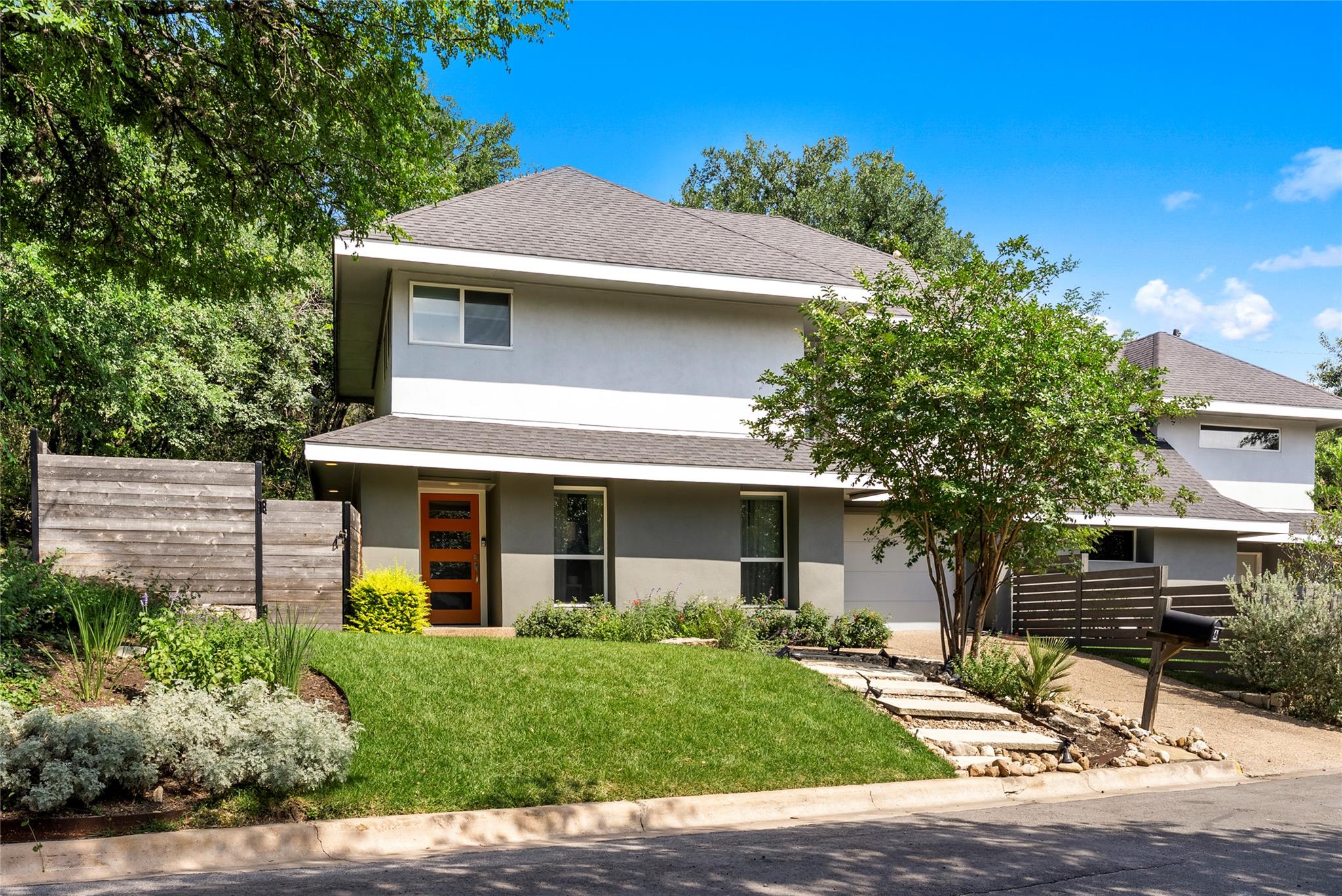 2101 Airole Way #a Property Photo 4