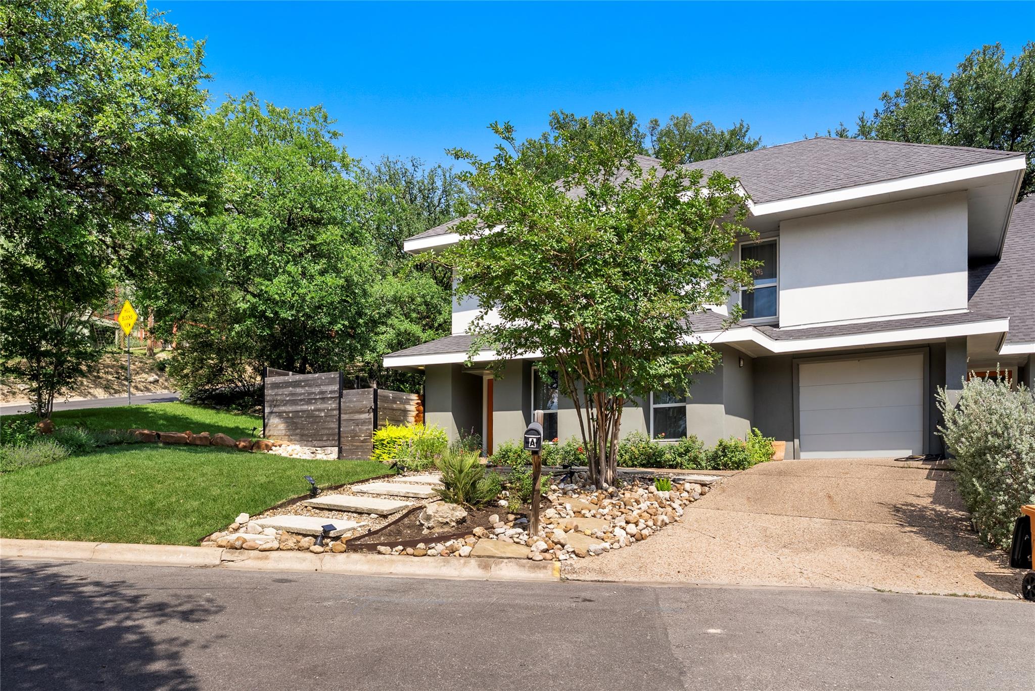 2101 Airole Way #a Property Photo 5