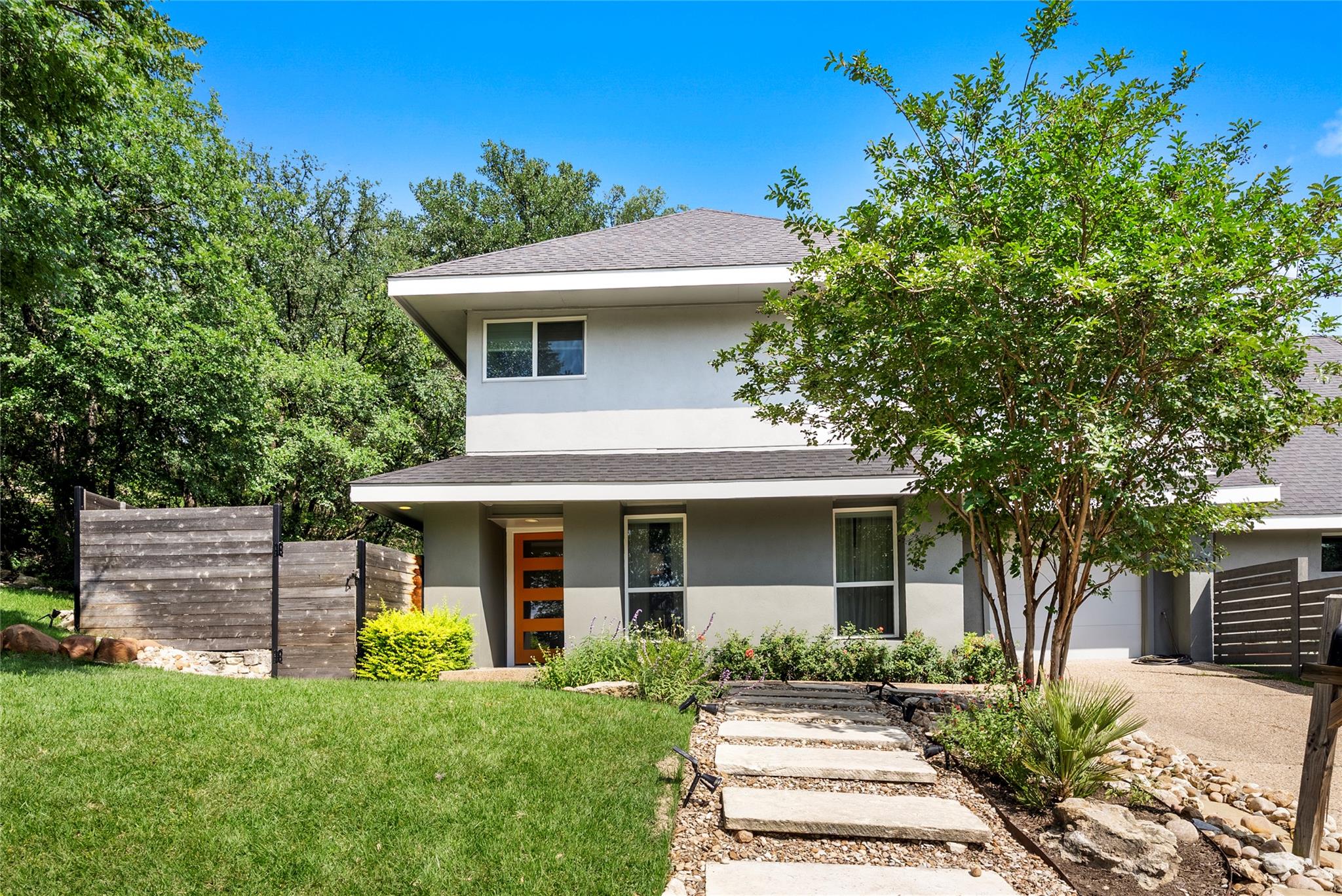 2101 Airole Way #a Property Photo 6