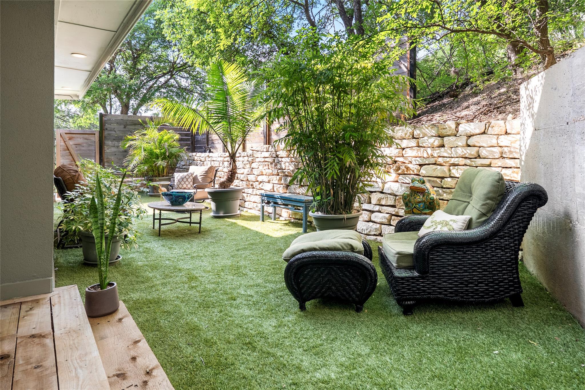 2101 Airole Way #a Property Photo 7