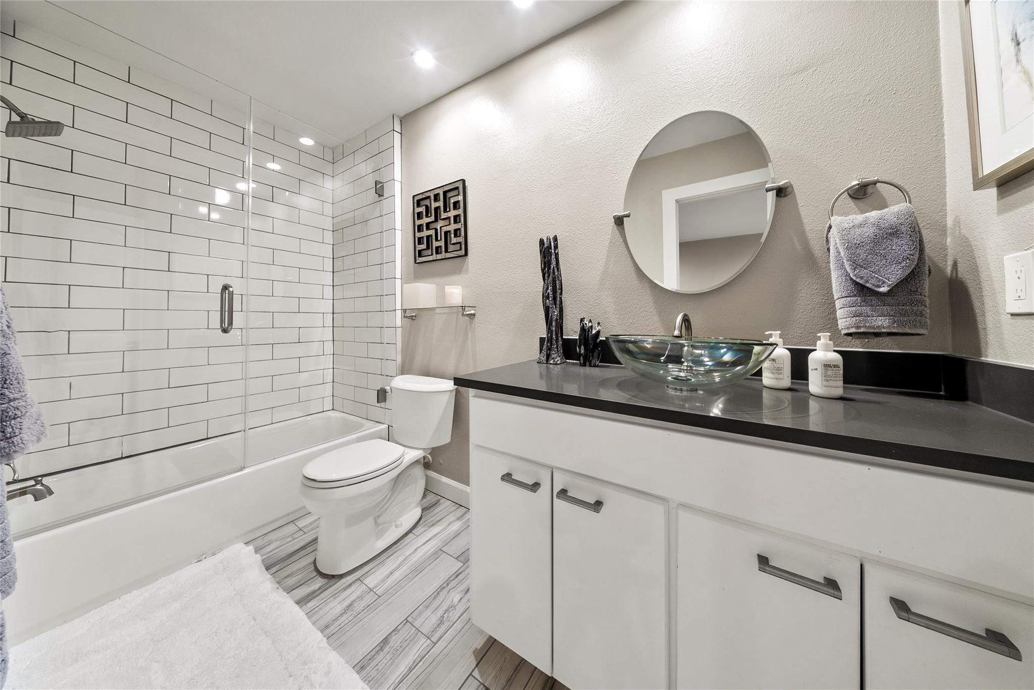 2101 Airole Way #a Property Photo 31