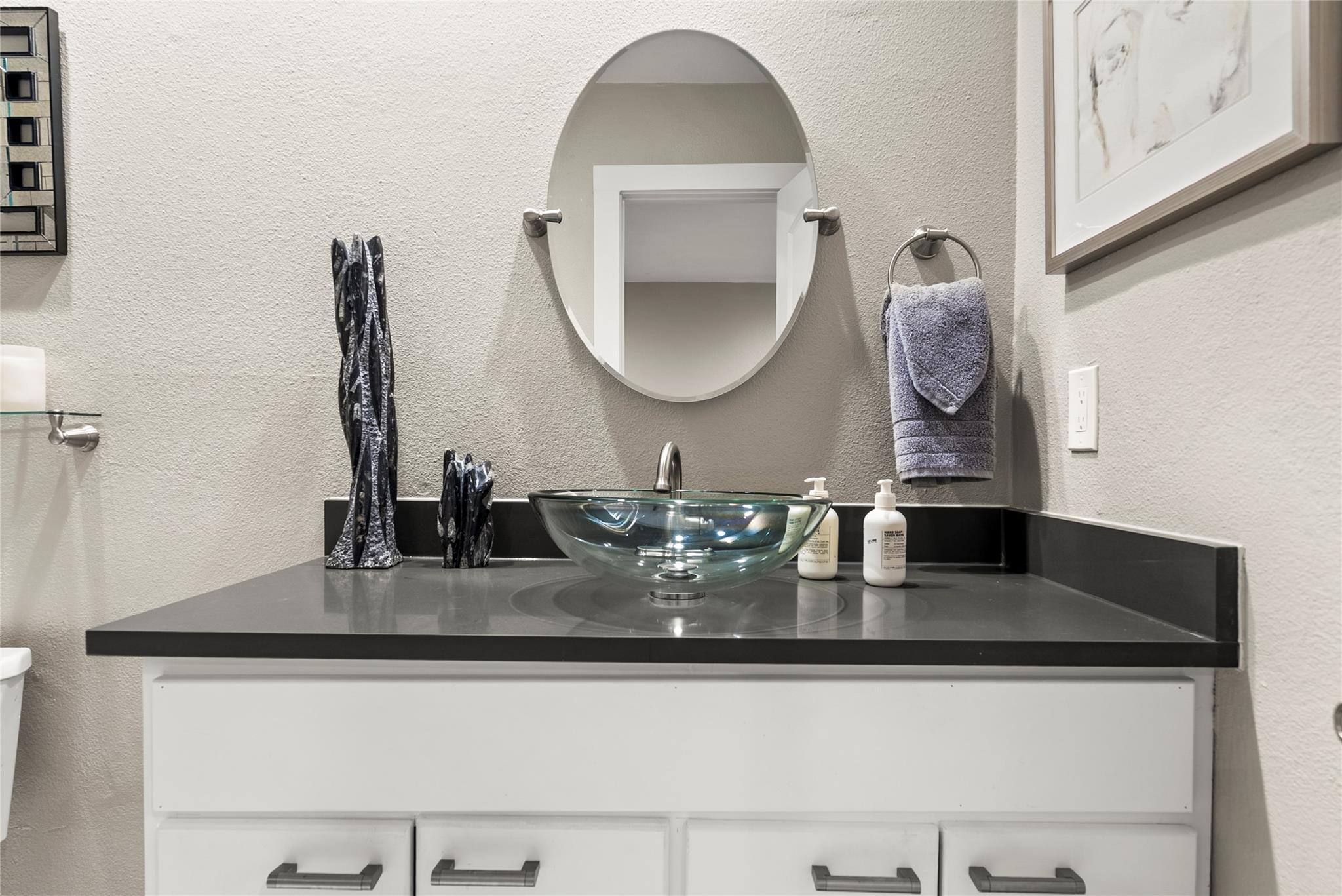 2101 Airole Way #a Property Photo 32