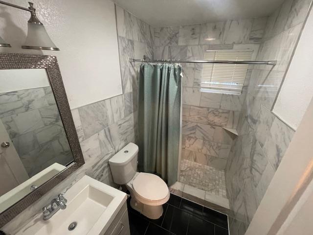 1113 E 3rd St #b Property Photo 5