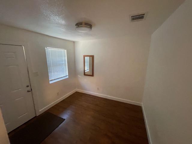 1113 E 3rd St #b Property Photo 7
