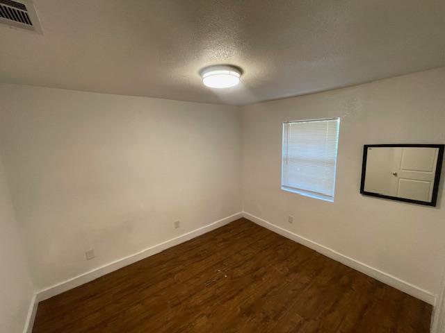 1113 E 3rd St #b Property Photo 8