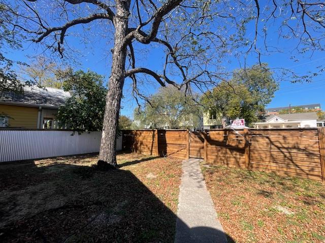 1113 E 3rd St #b Property Photo 12
