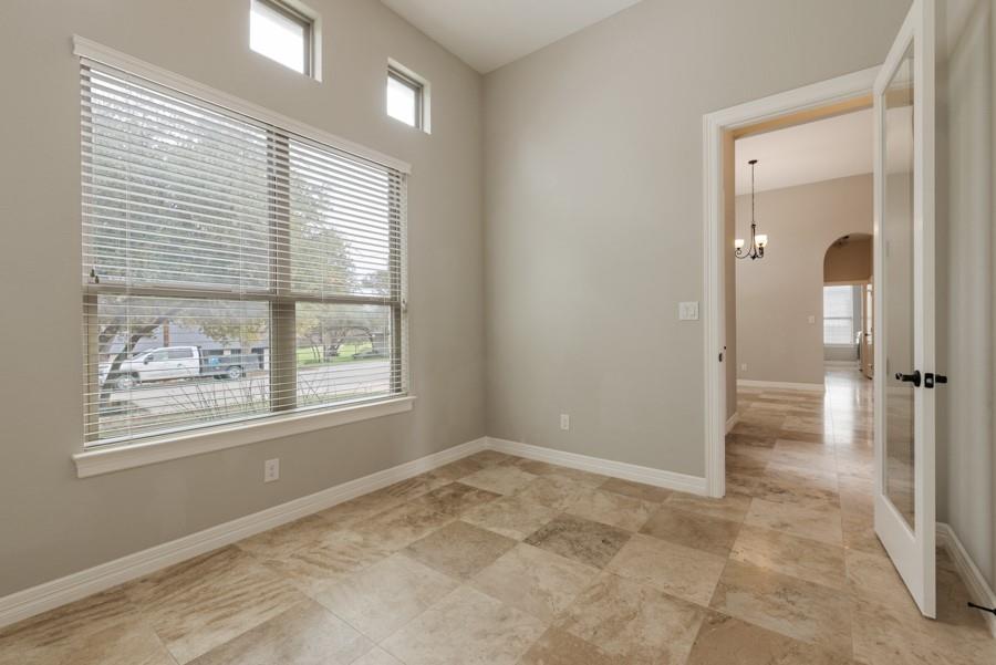 21434 Lakefront Dr Property Photo 9