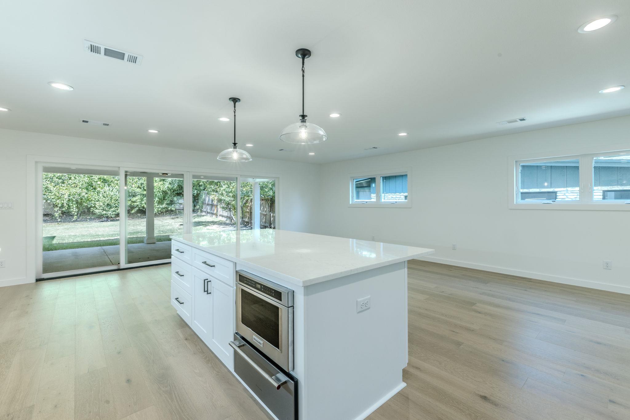 1908 Maple Ave Property Photo 4
