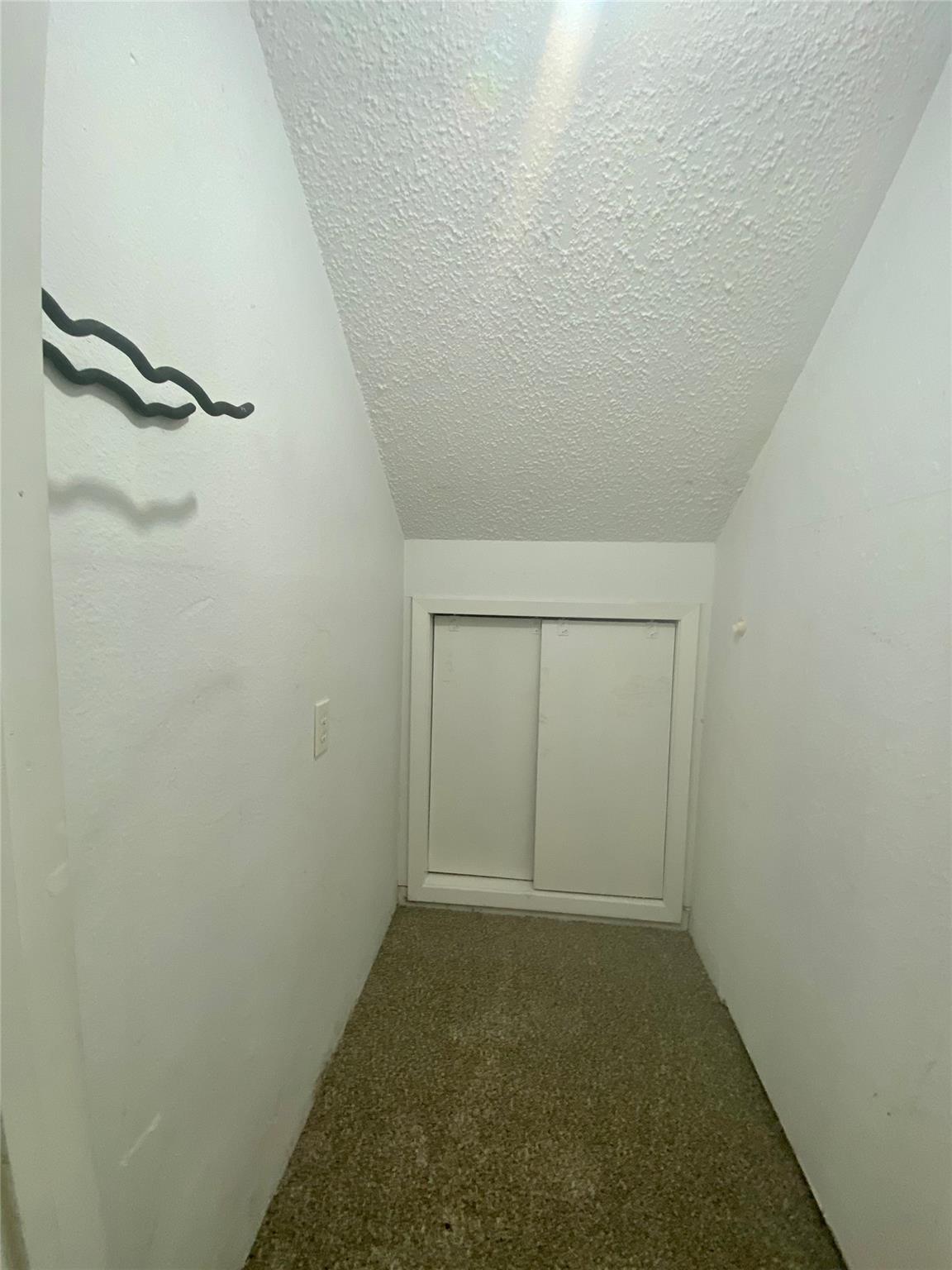 1609 W 11th St Property Photo 32