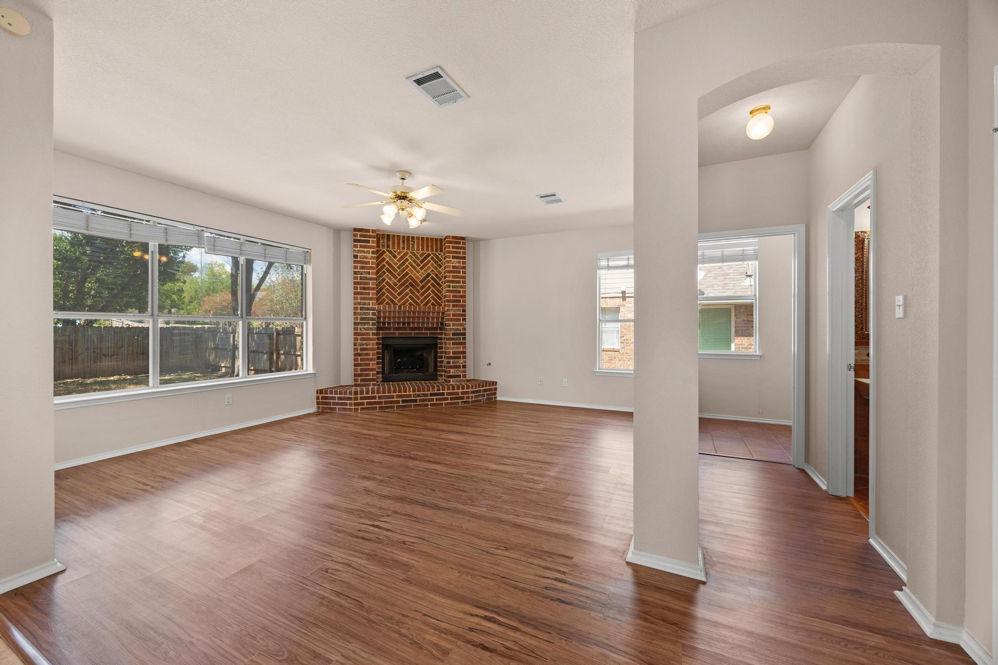 17908 Worley Dr Property Photo 4