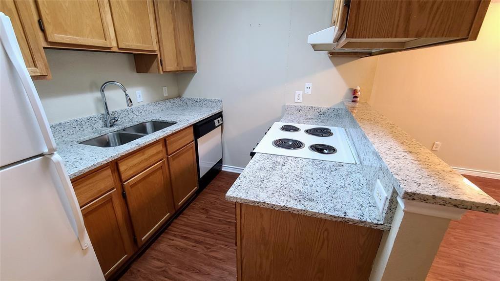 1907 Robbins Pl #105 Property Photo 3