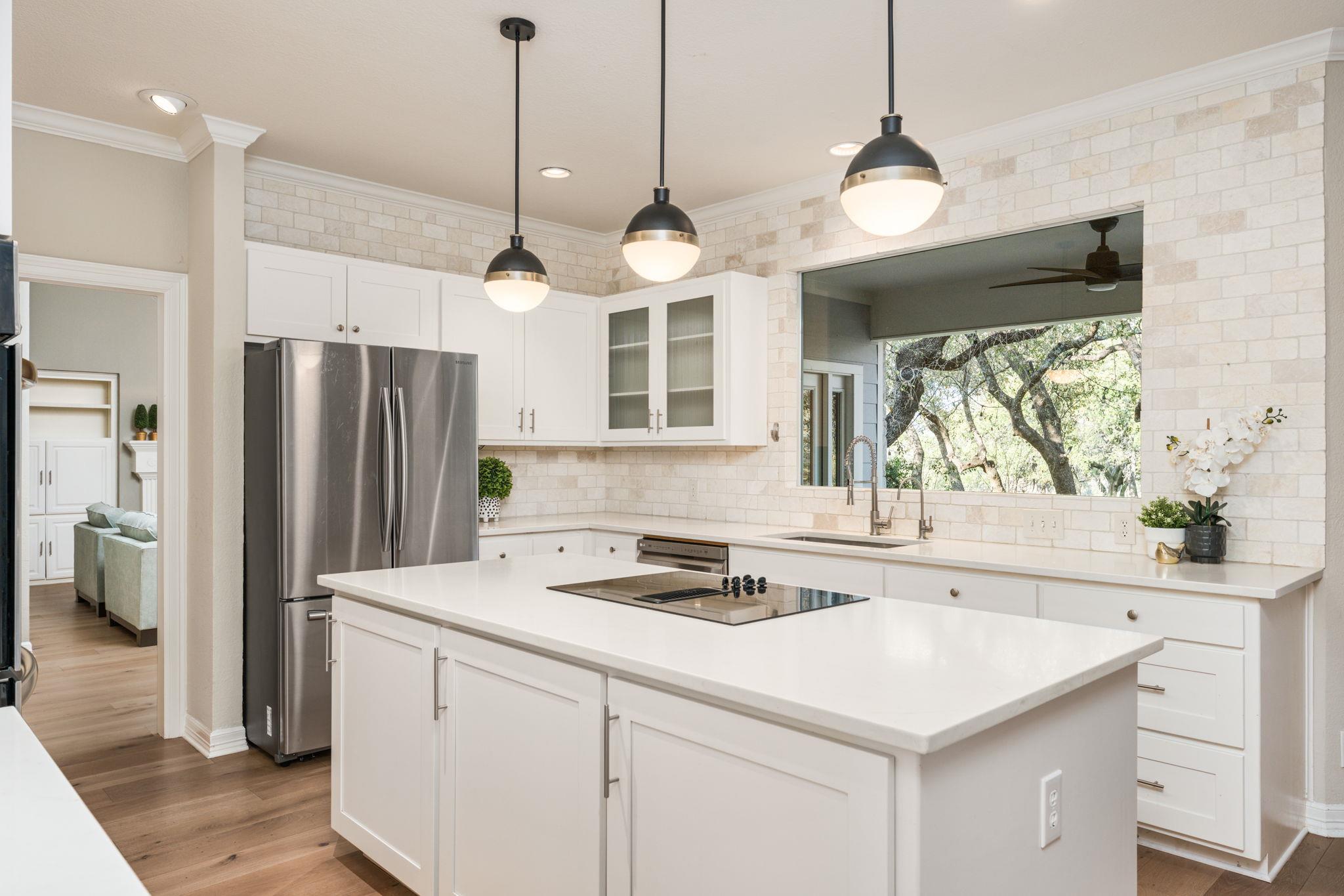 2016 Lakeway Blvd Property Photo 13