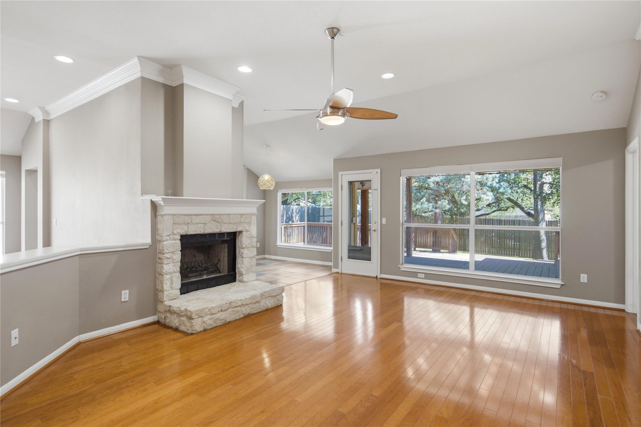 6032 Roxbury Ln Property Photo 5
