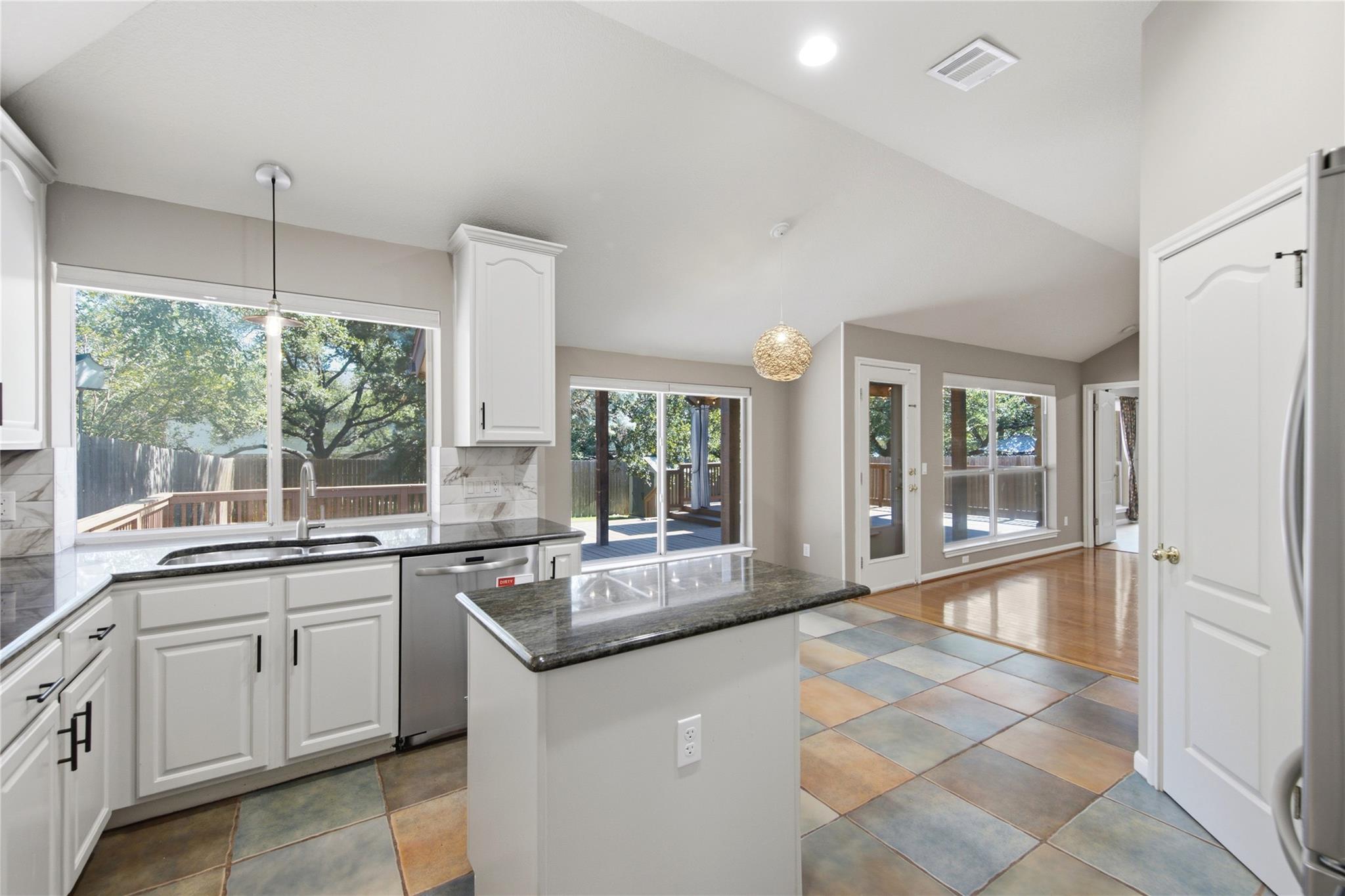 6032 Roxbury Ln Property Photo 19