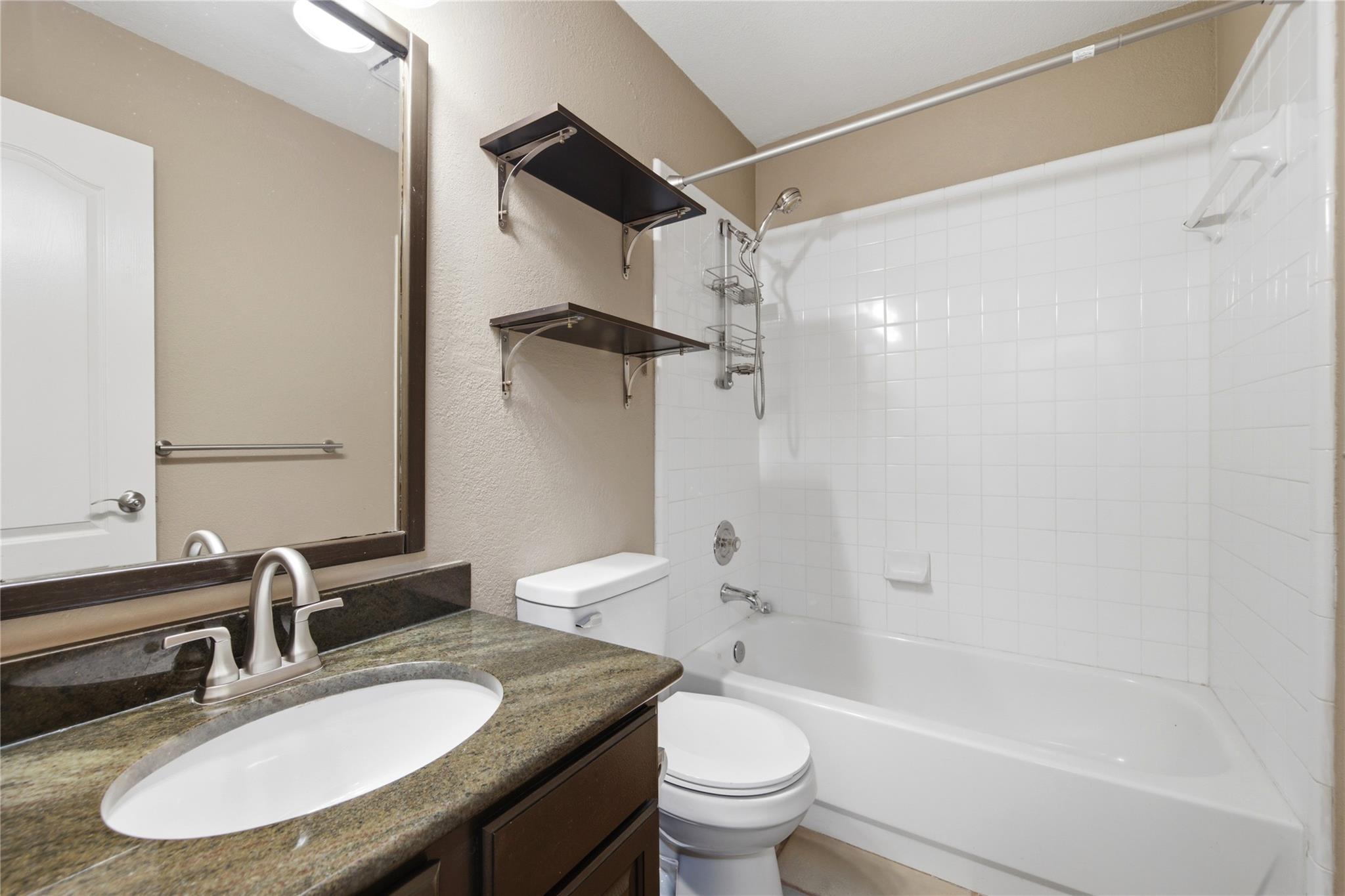 6032 Roxbury Ln Property Photo 22