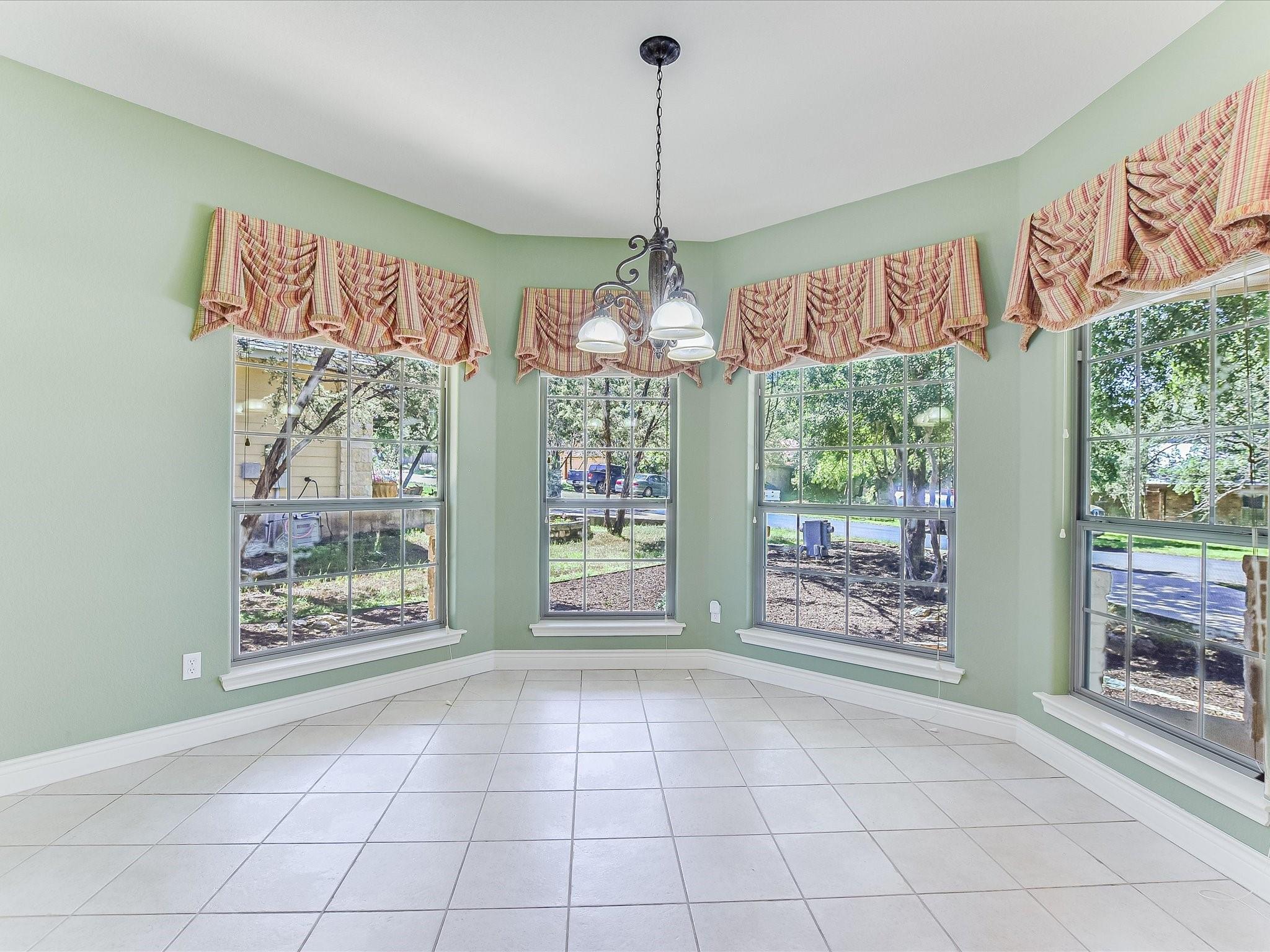 1 Woodview Ct Property Photo 9