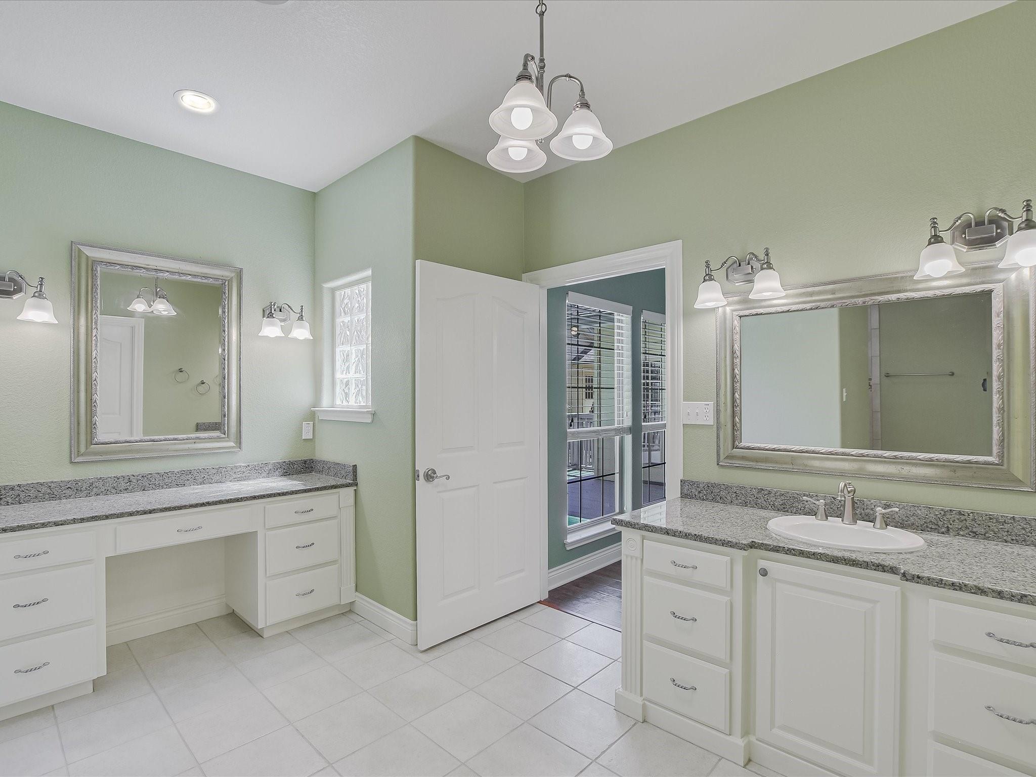 1 Woodview Ct Property Photo 14