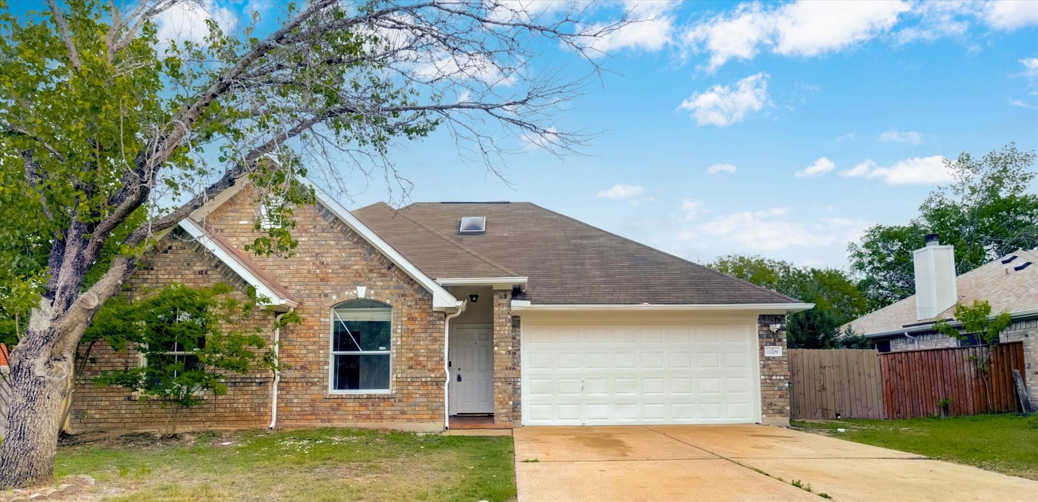 11209 Avering Ln Property Photo 1