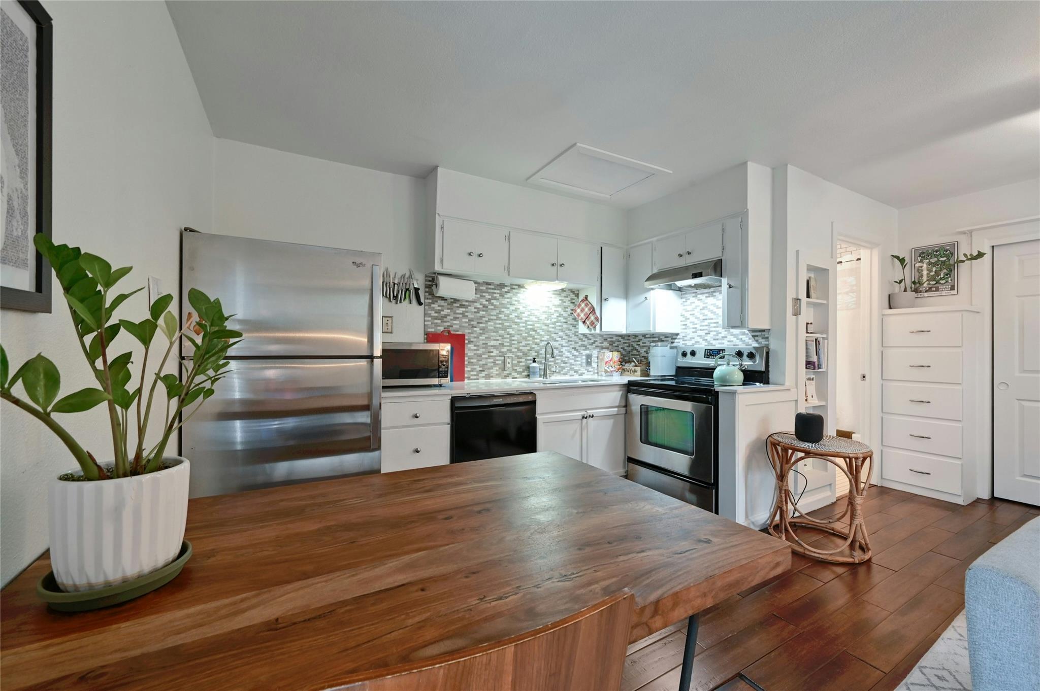 1103 Kenwood Ave #b Property Photo 7