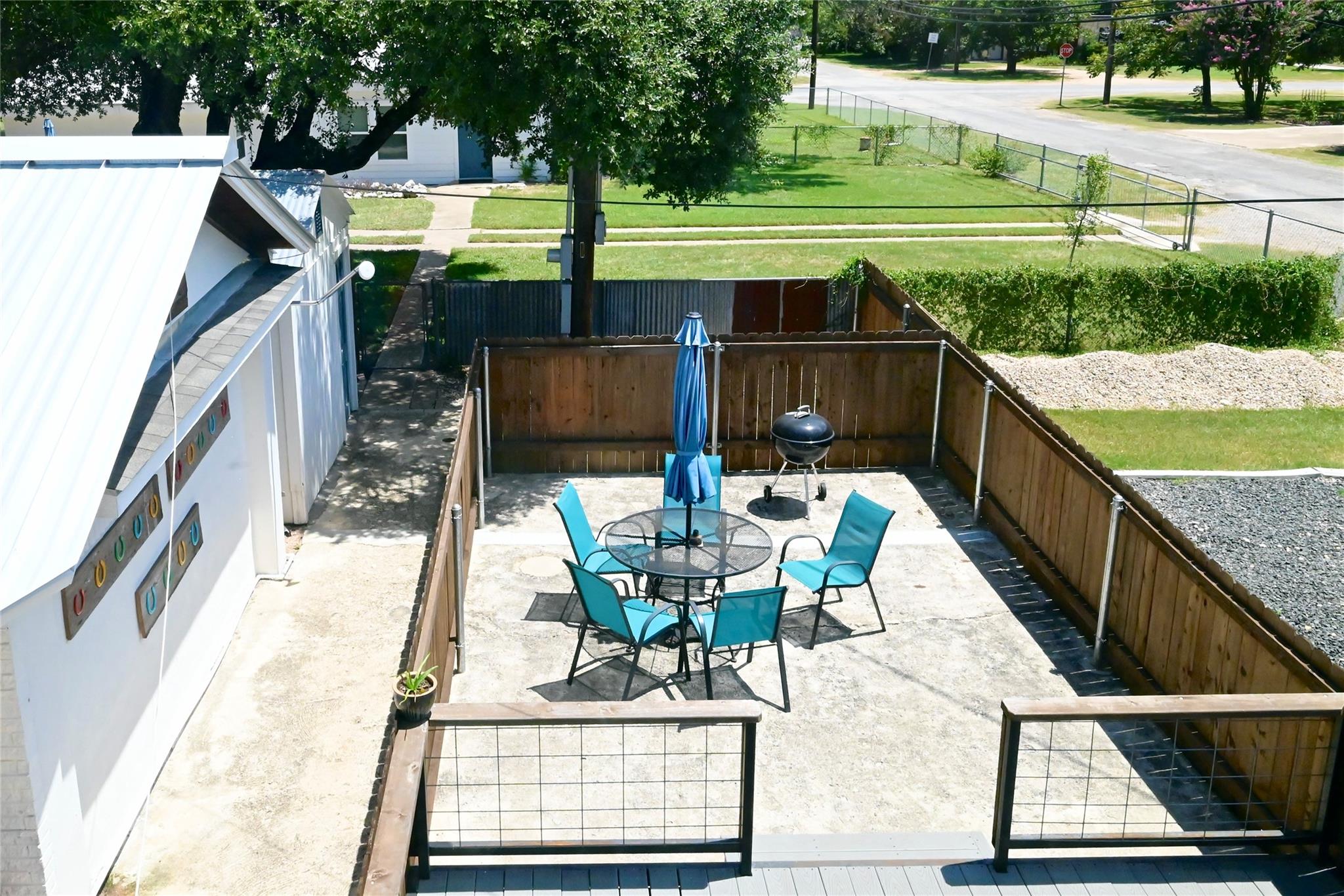 902 Main St Property Photo 11