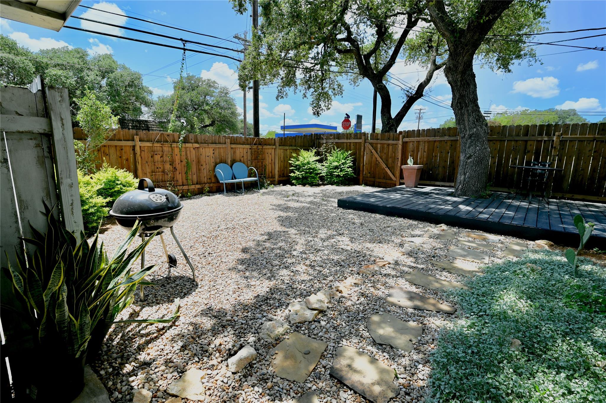 902 Main St Property Photo 15