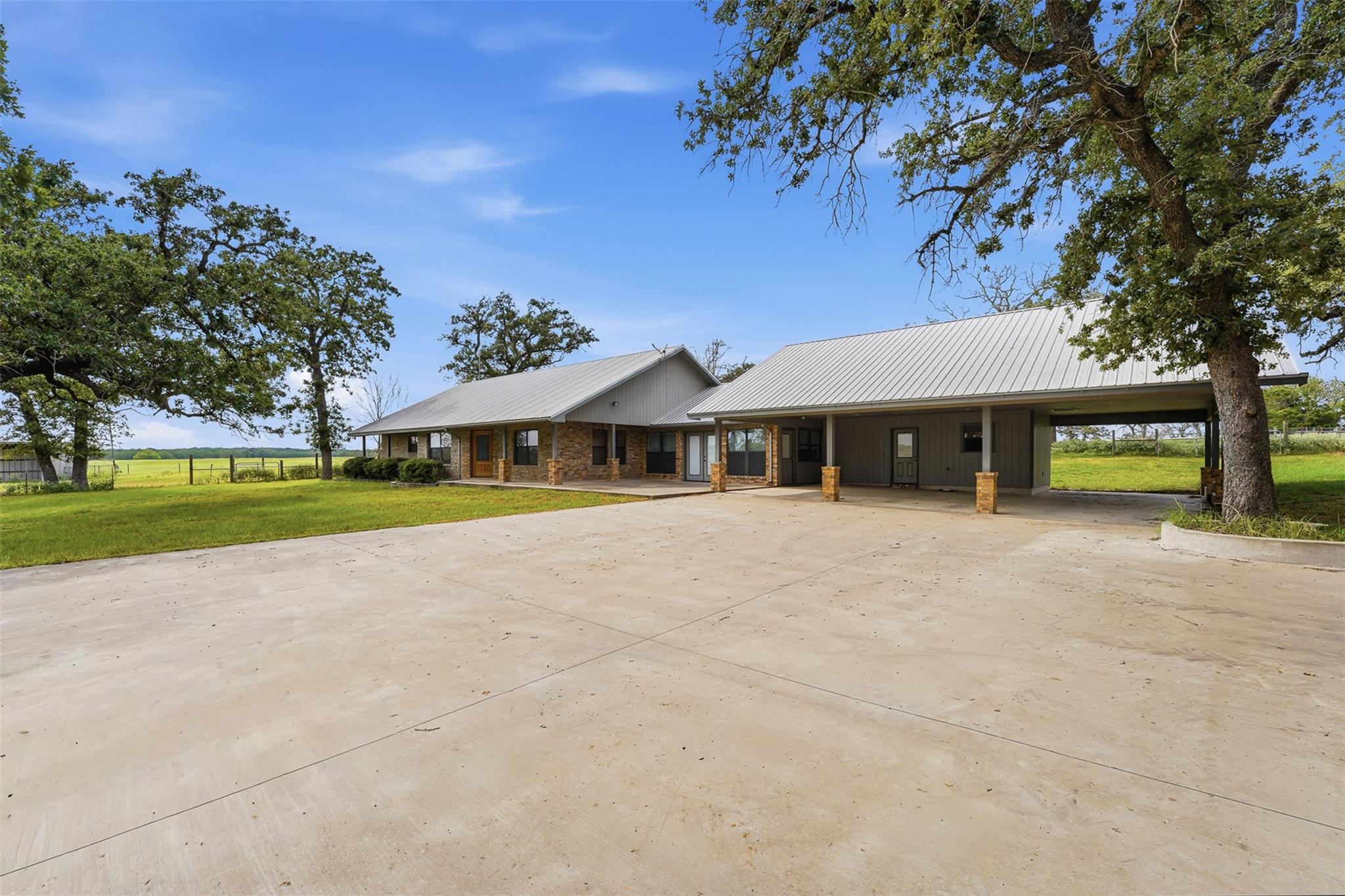 6589 State Highway 304 Hwy Property Photo 4