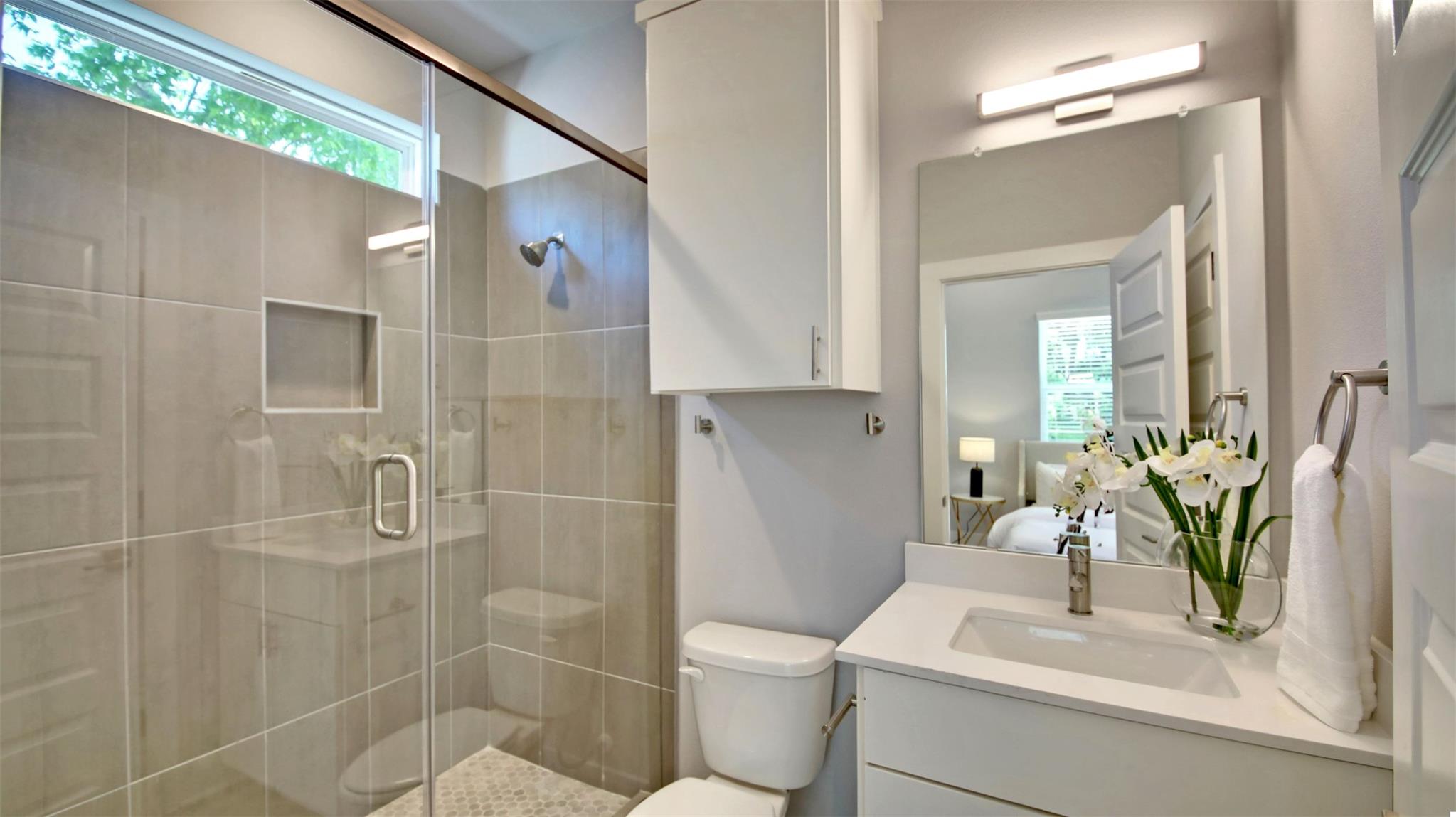 7601 Carver Ave #2 Property Photo 3