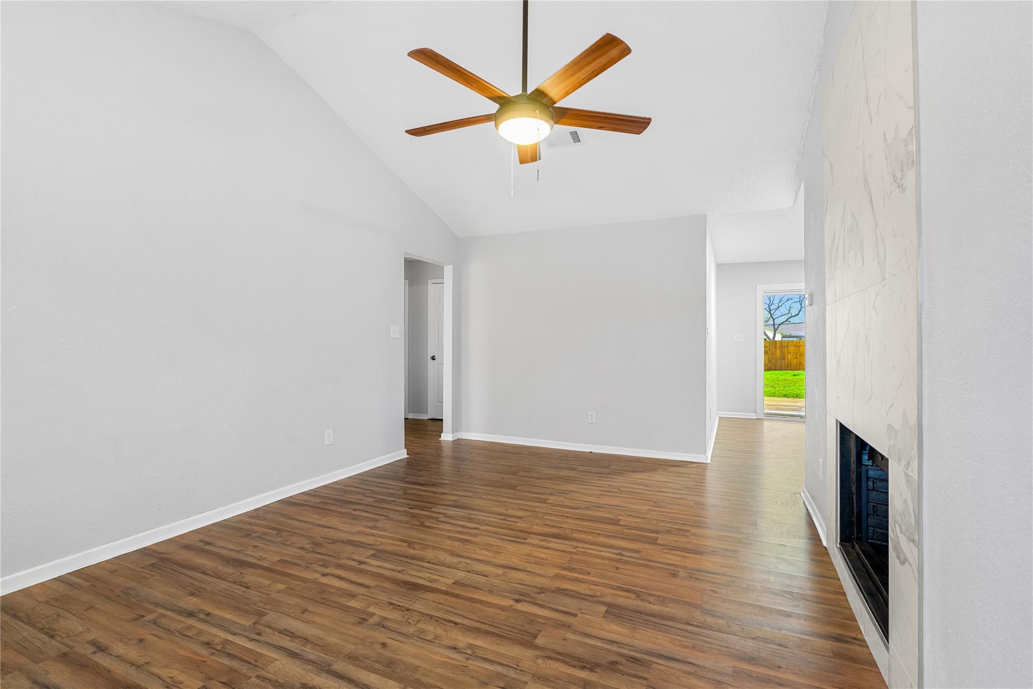 10511 Man O War Ave Property Photo 3