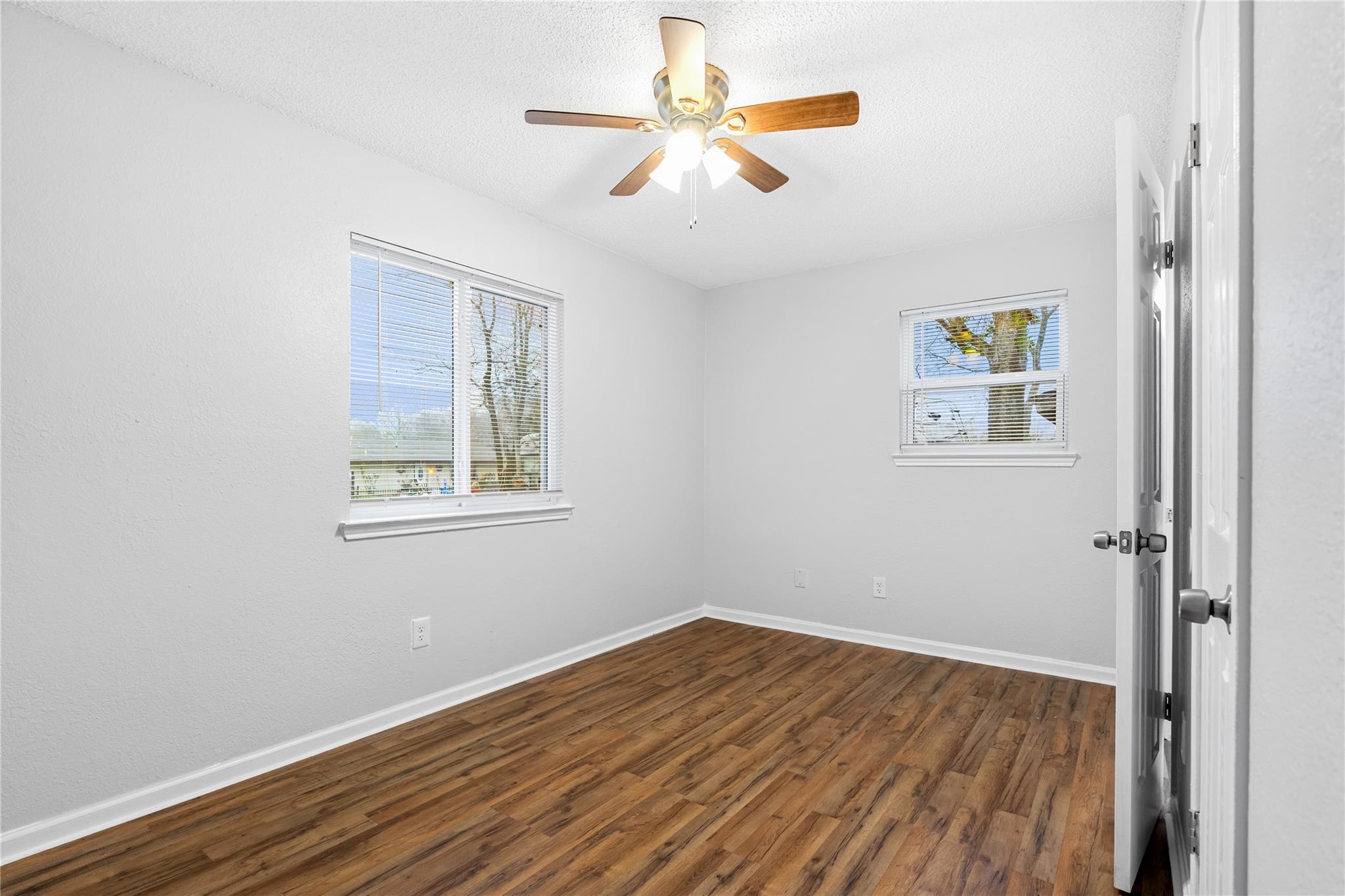10511 Man O War Ave Property Photo 9