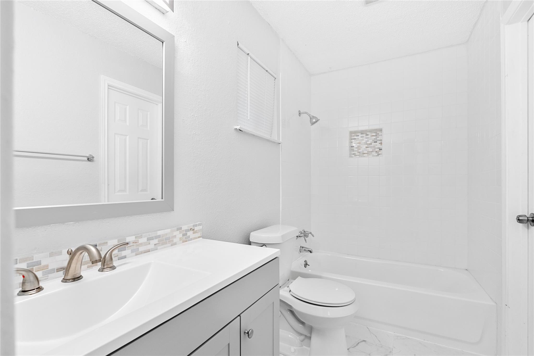 10511 Man O War Ave Property Photo 11