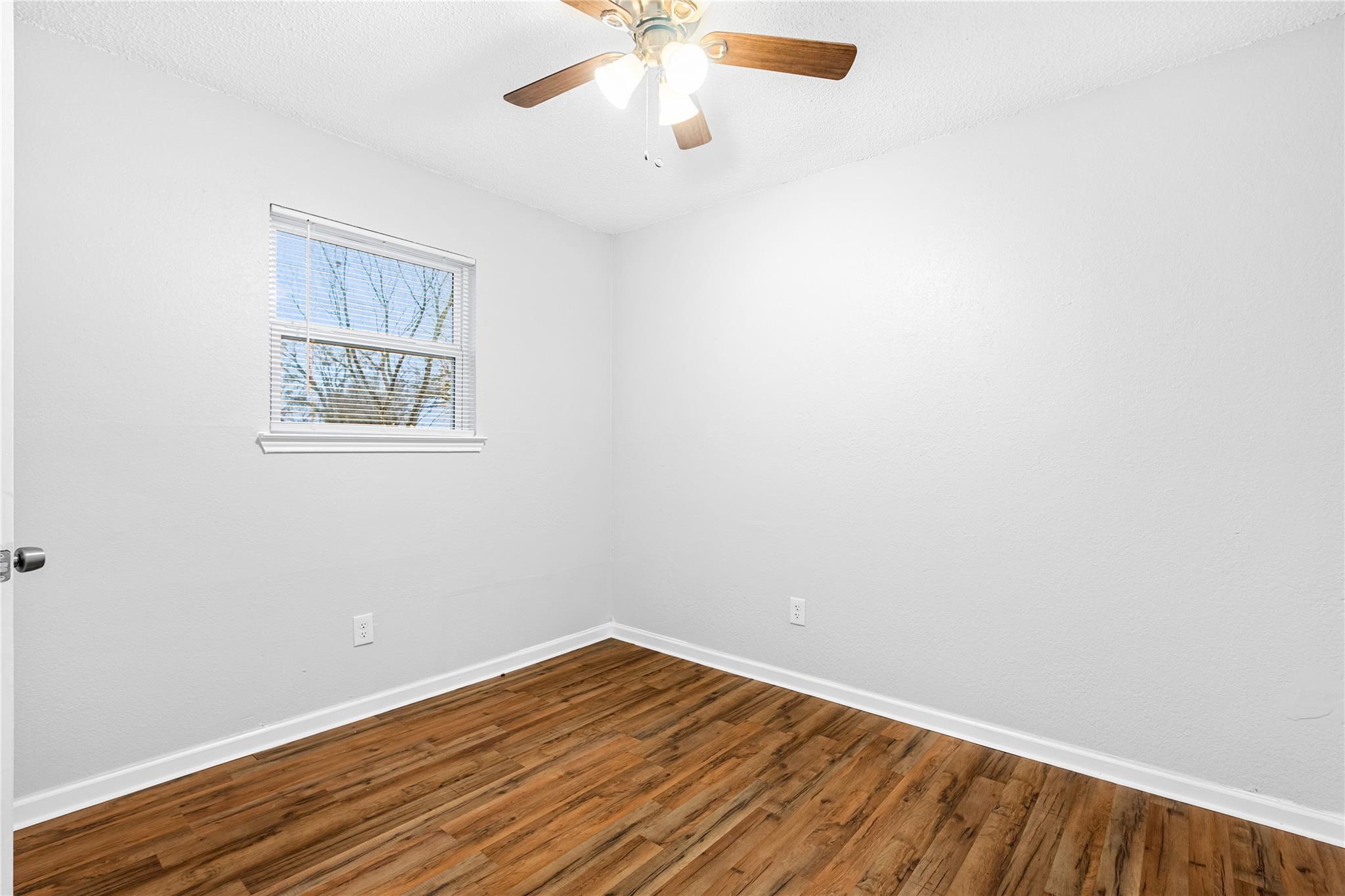 10511 Man O War Ave Property Photo 12