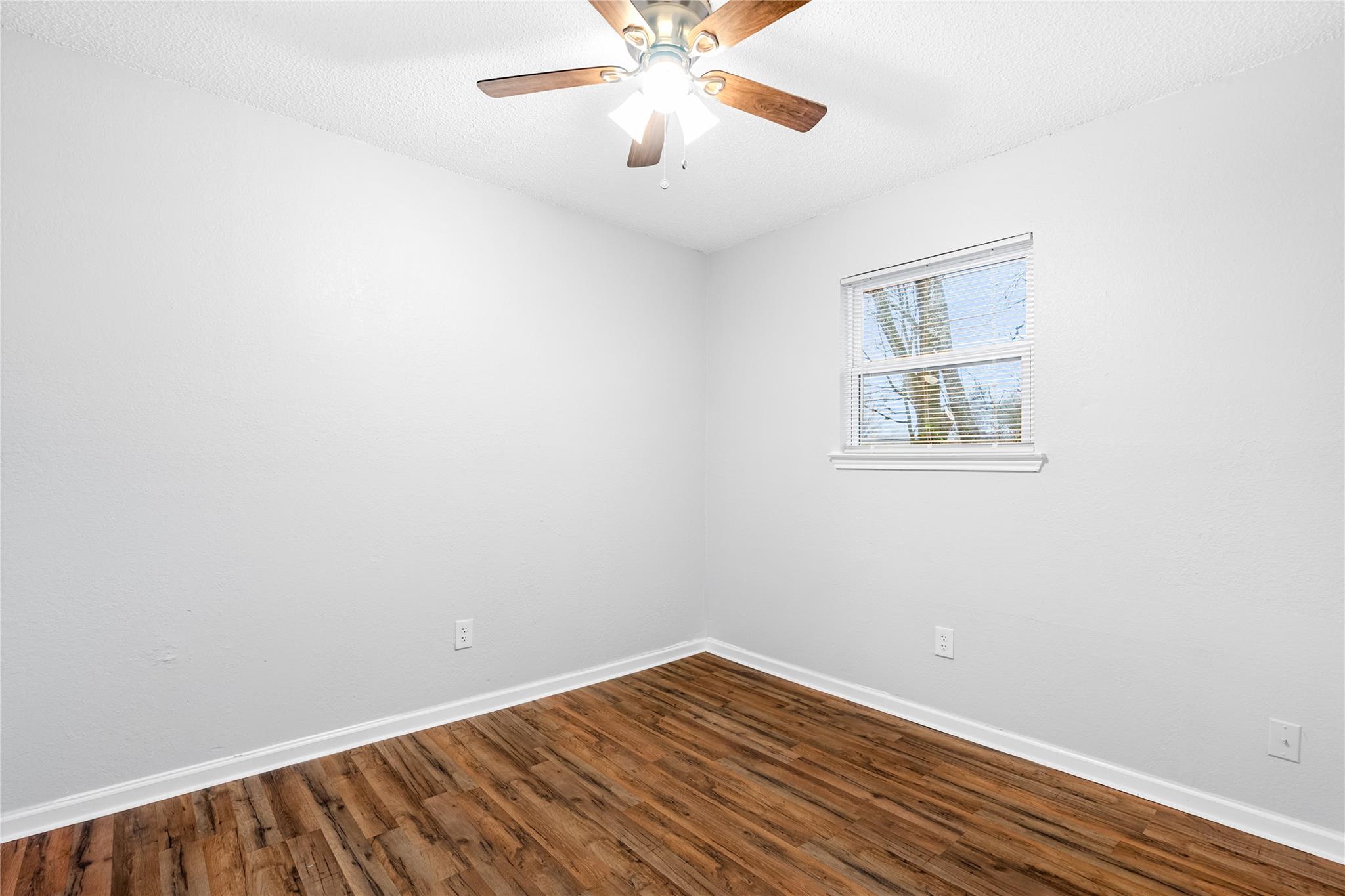 10511 Man O War Ave Property Photo 13