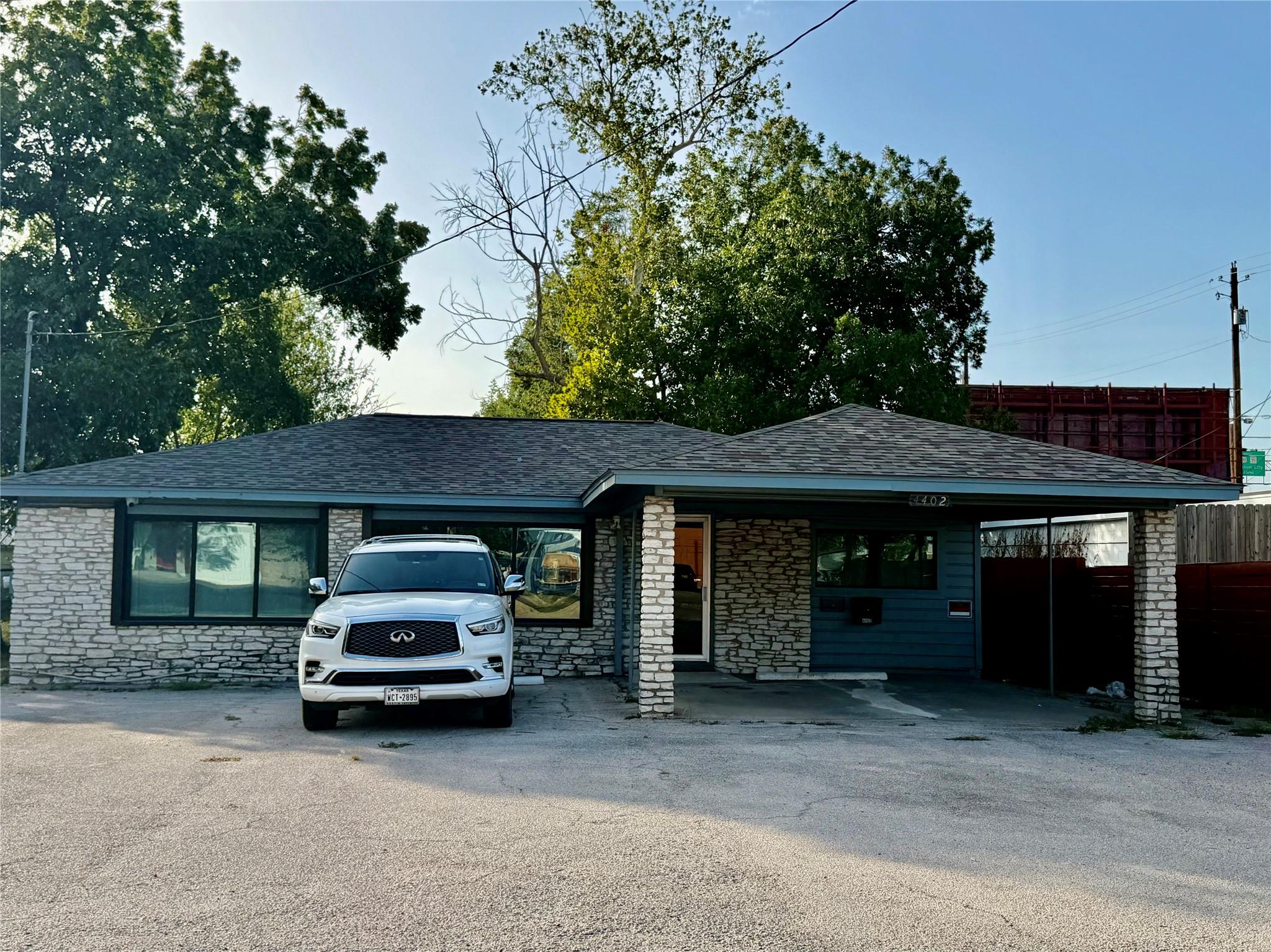 4402 Merle Dr Property Photo 1
