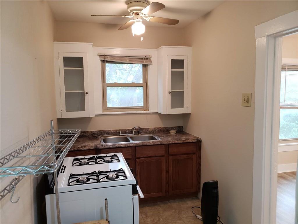 405 E 38th St #2 Property Photo 6