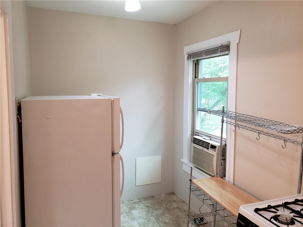 405 E 38th St #2 Property Photo 7