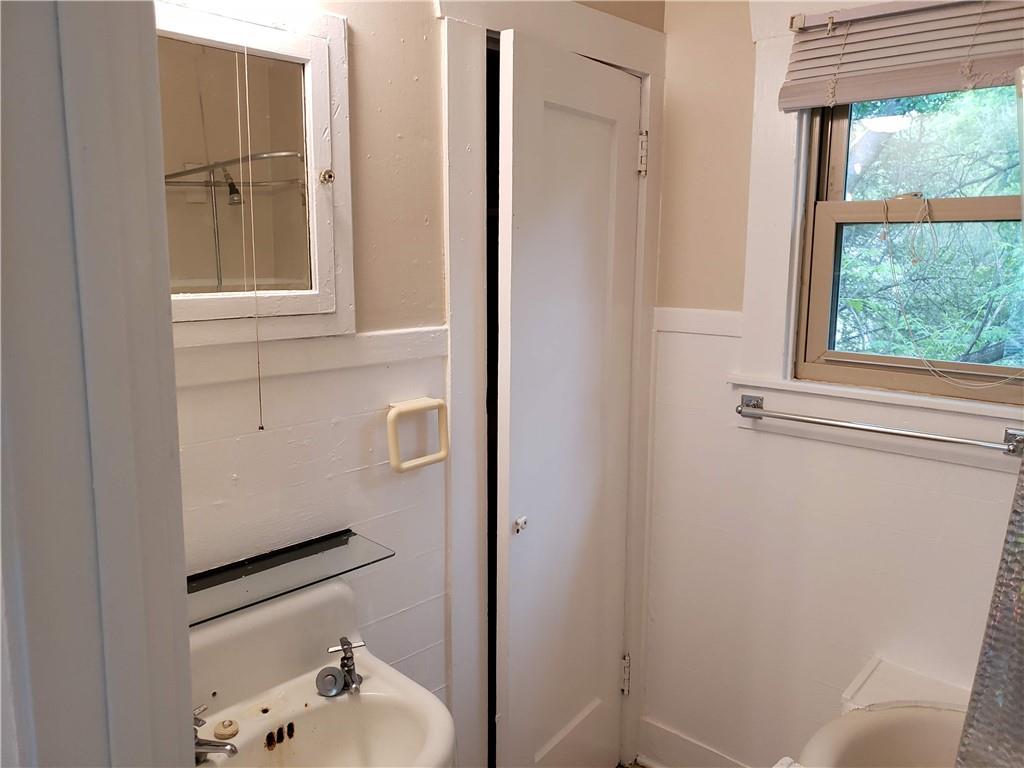 405 E 38th St #2 Property Photo 8