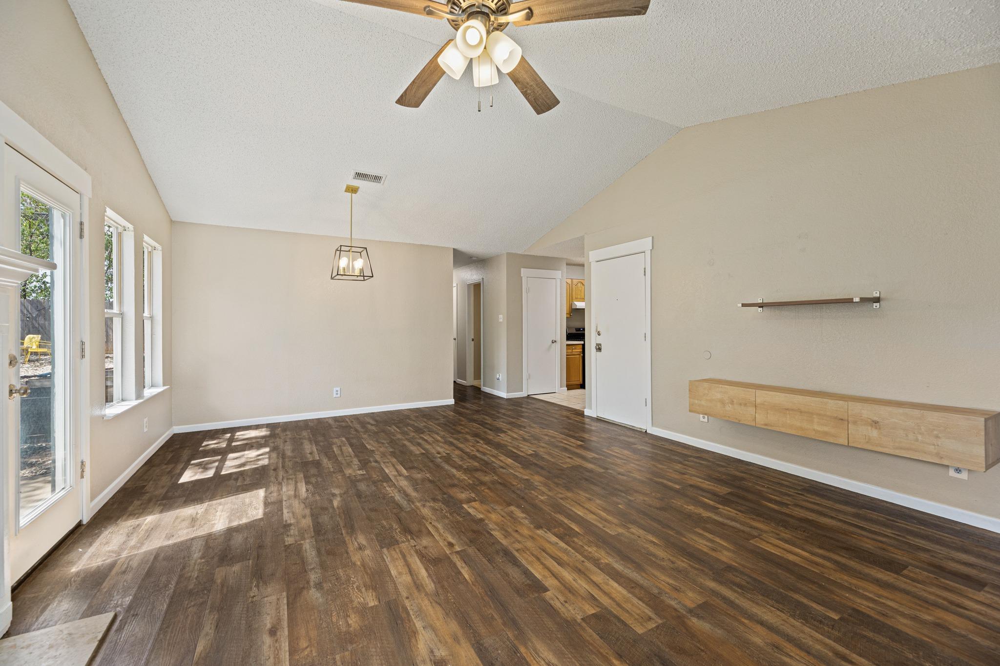 906 Oleander Ln #906 Property Photo 11