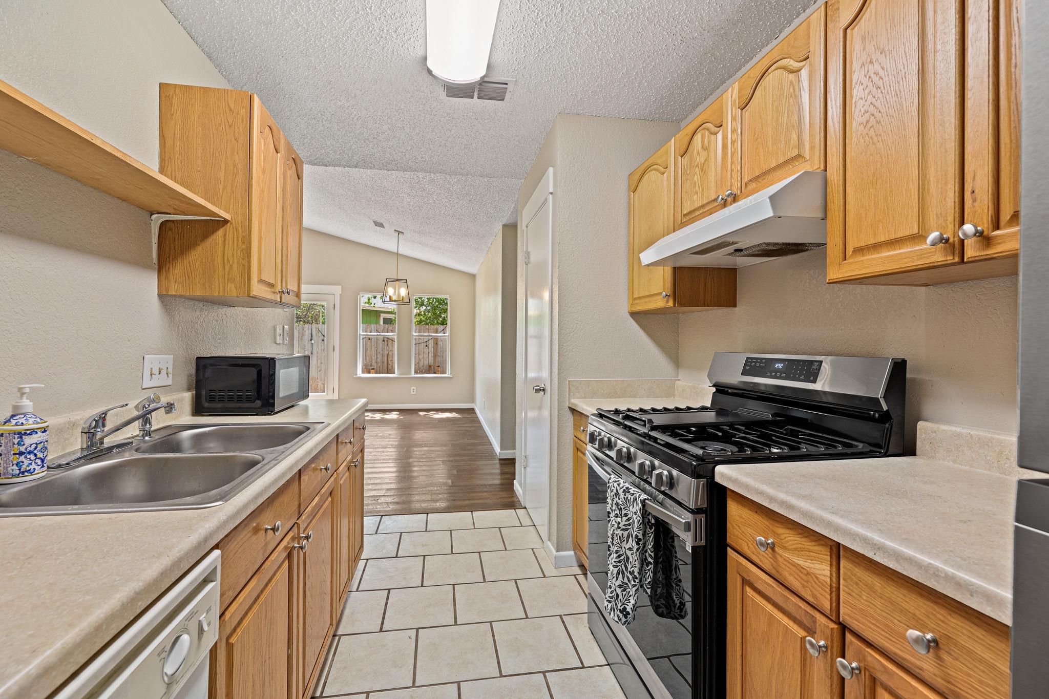 906 Oleander Ln #906 Property Photo 16