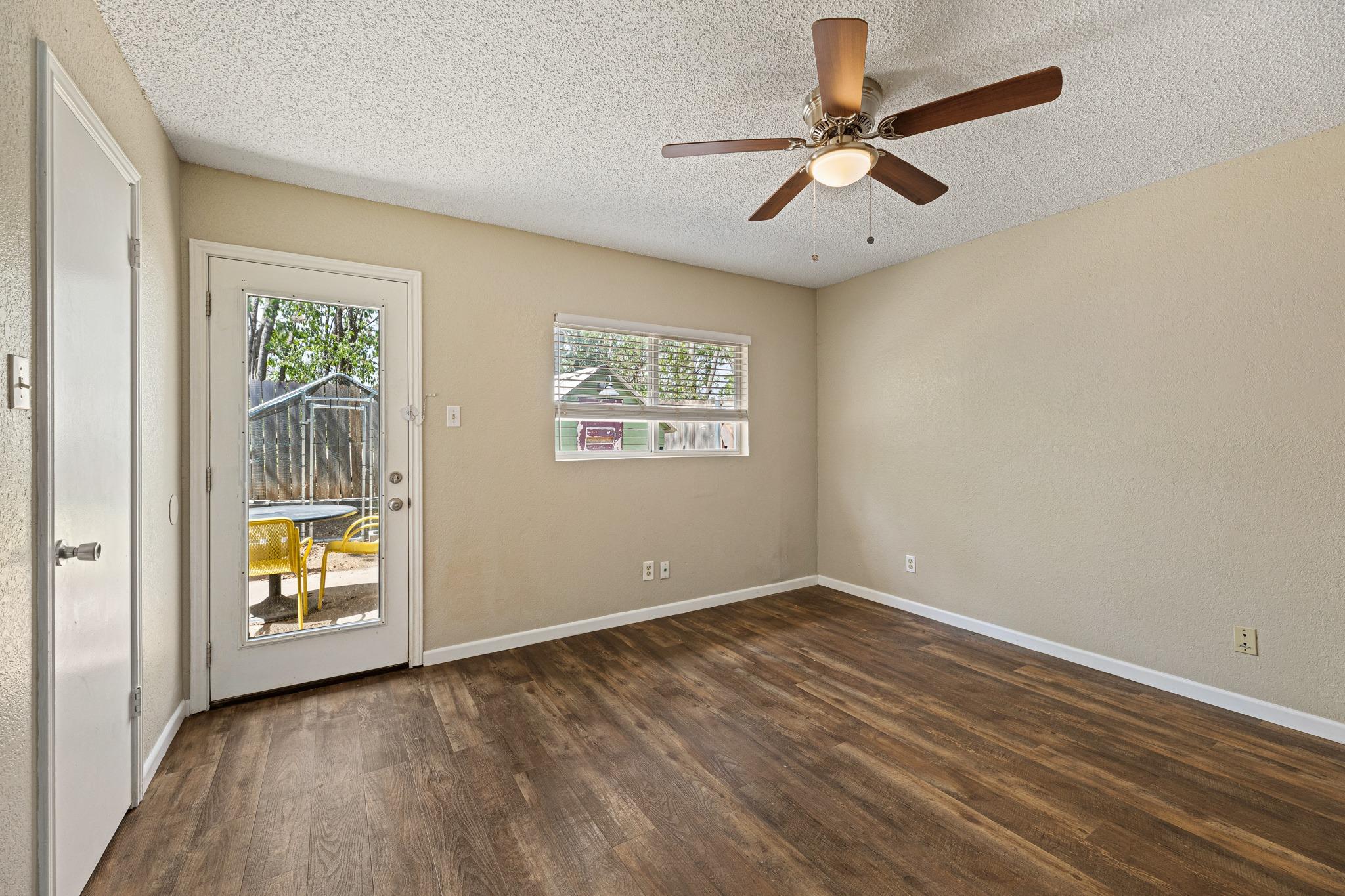 906 Oleander Ln #906 Property Photo 21