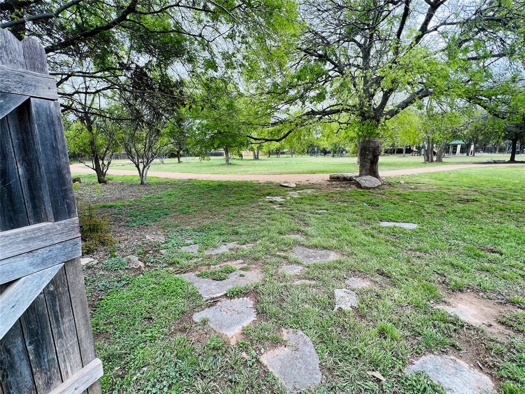 8604 Priest River Dr Property Photo 2