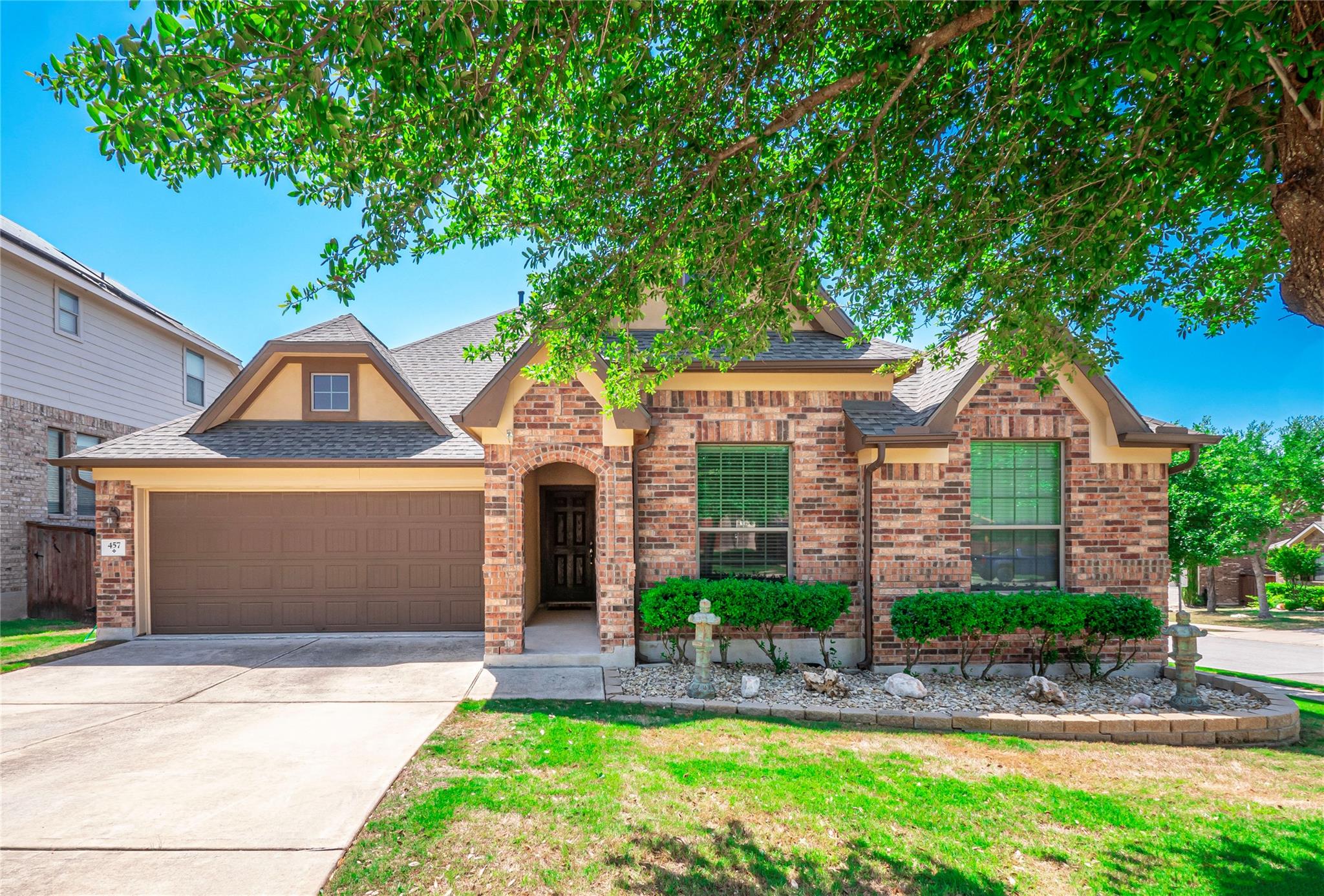 457 Monahans Dr Property Photo