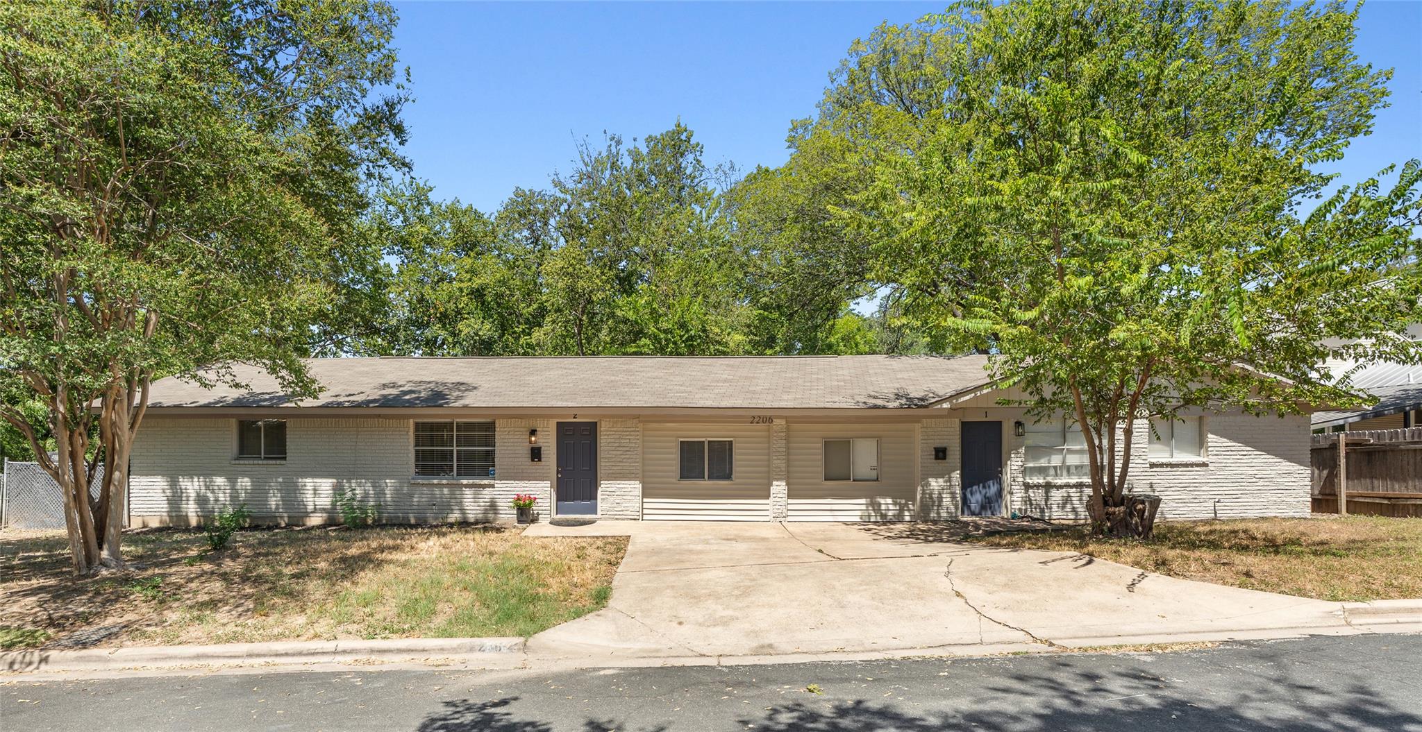 2206 Alta Vista Ave