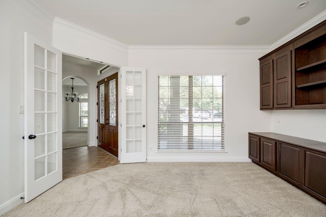 15633 Interlachen Dr Property Photo 10